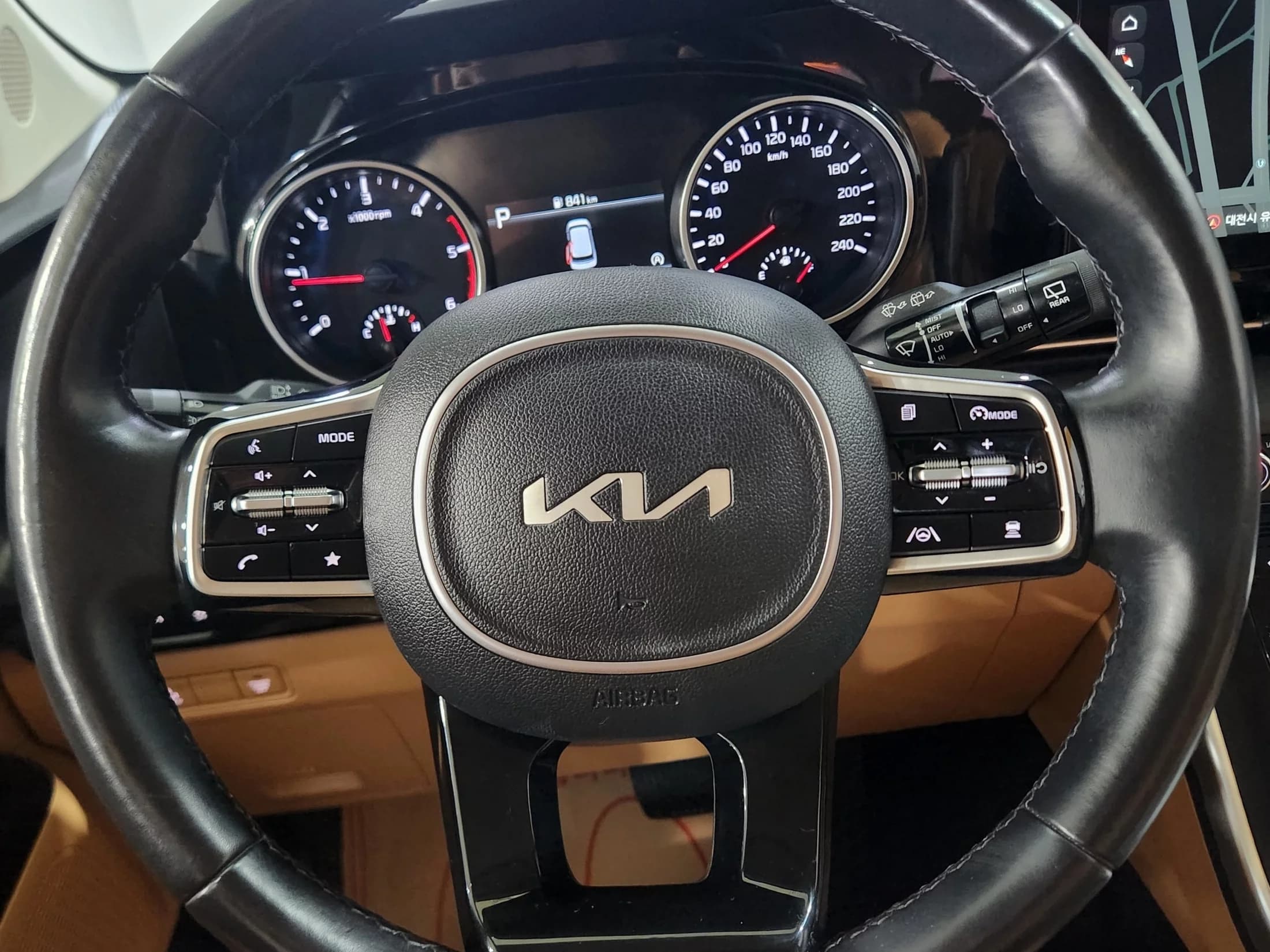 Kia Carnival 9-Seater Prestige, 2021 г. 52554 км. — фото 16