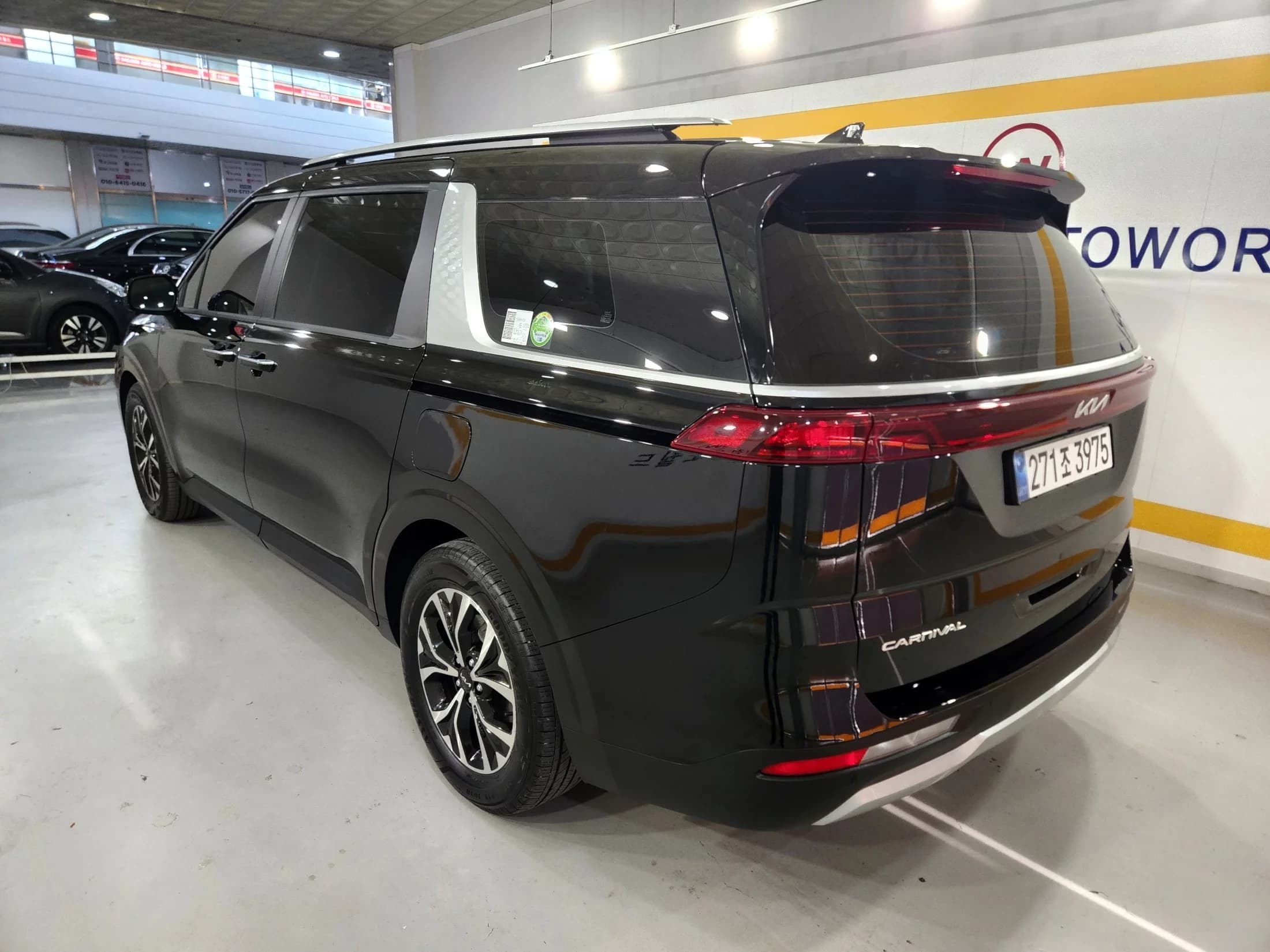 Kia Carnival 9-Seater Prestige, 2021 г. 52554 км. — фото 18