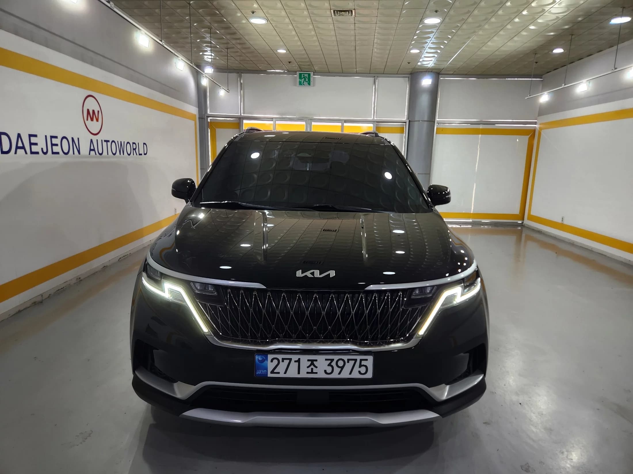 Kia Carnival 9-Seater Prestige, 2021 г. 52554 км. — фото 3
