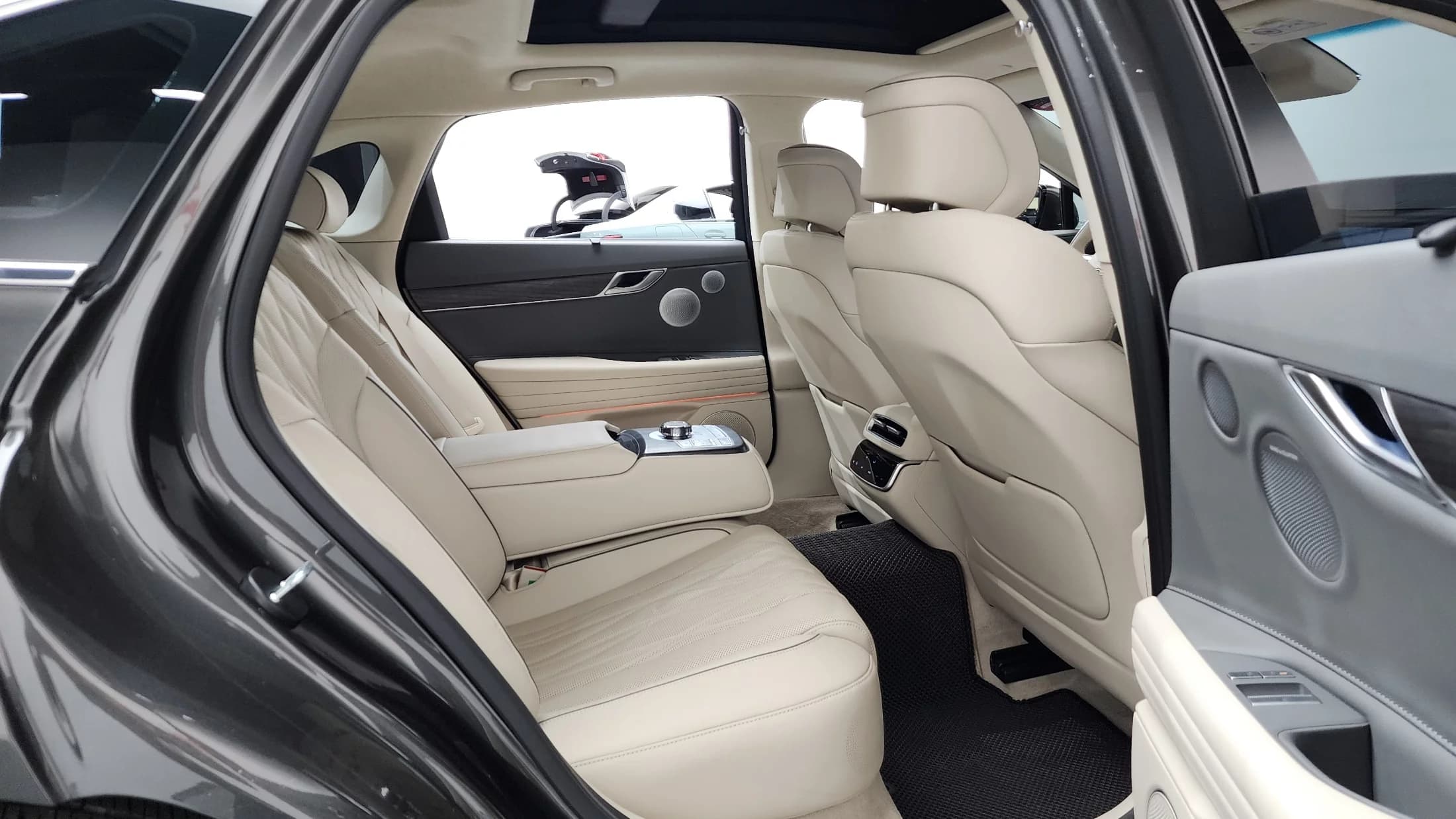 Genesis G80 Gasoline 2.5 Turbo AWD, 2024 г. 13945 км. — фото 12