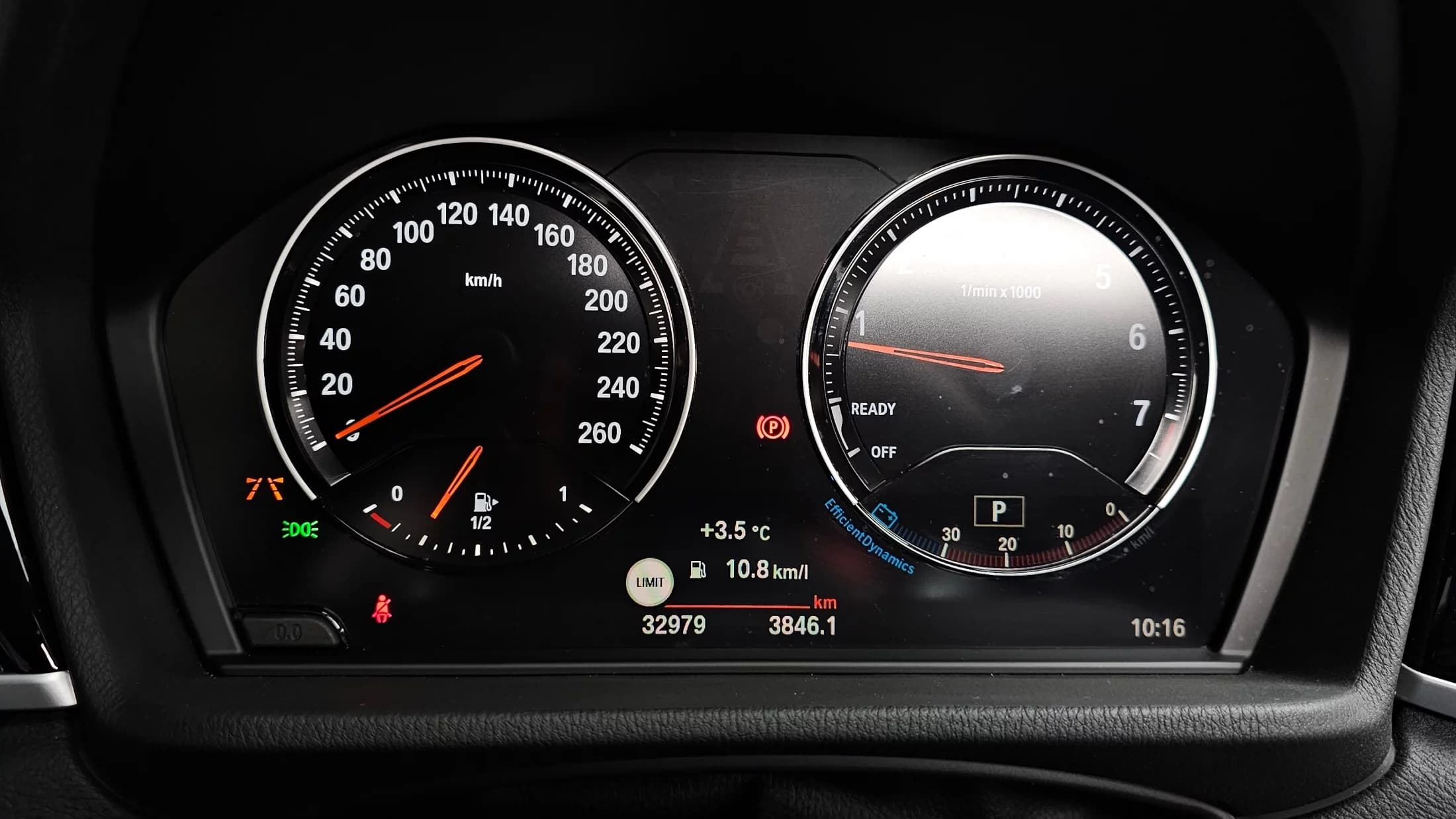 BMW X1 xDrive 20i xLine, 2022 г. 33078 км. — фото 8