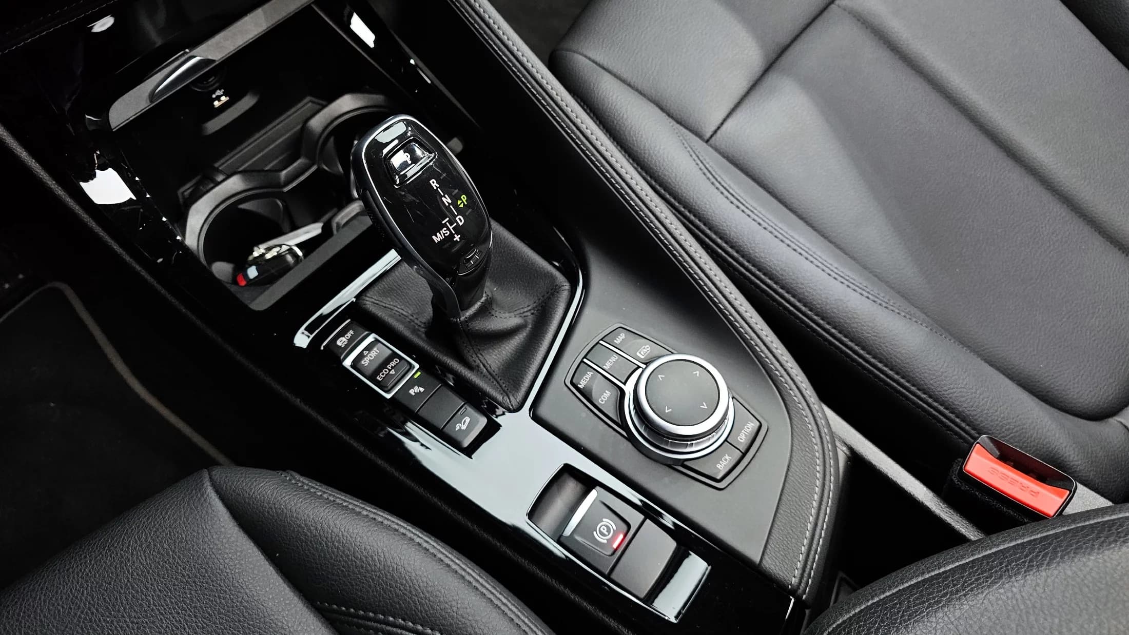 BMW X1 xDrive 20i xLine, 2022 г. 33078 км. — фото 9