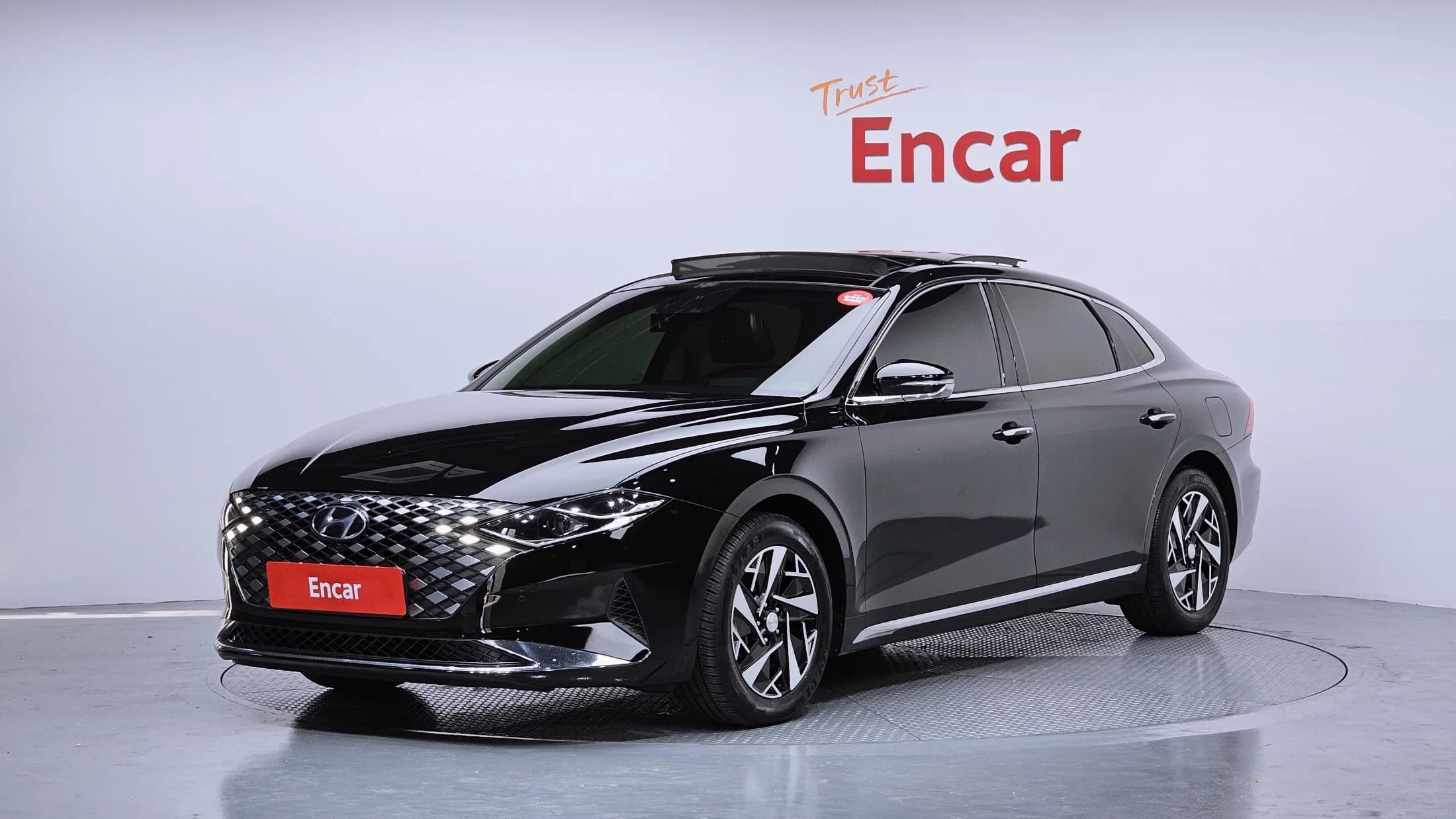 Hyundai Grandeur Le Blanc, гибрид, 2022 г. 143717 км.
