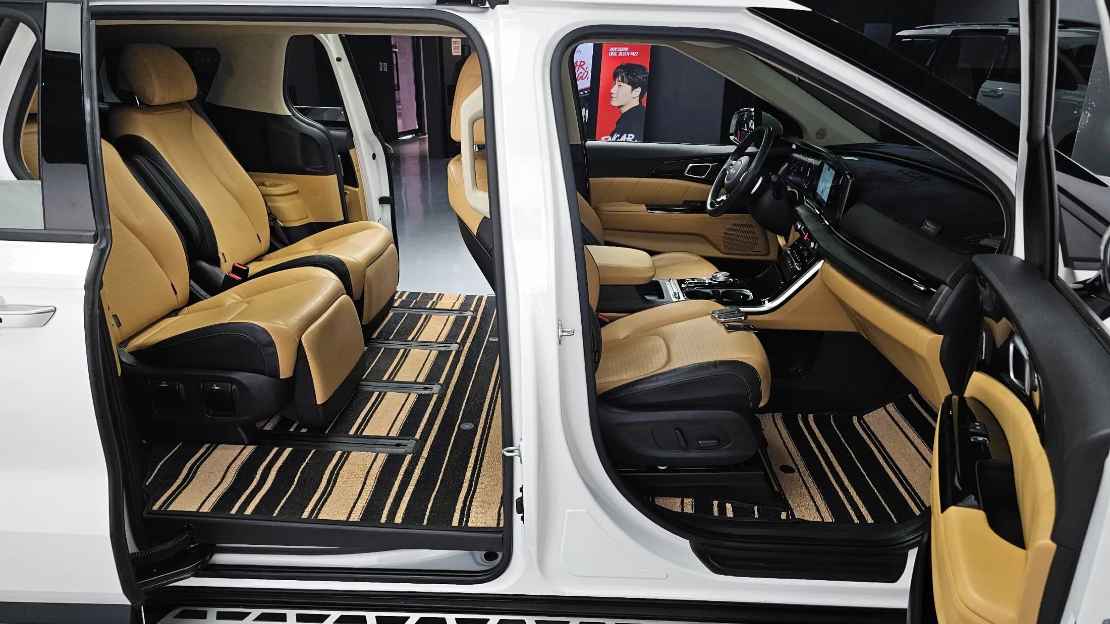 Kia Carnival 7-Seater Signature, 2021 г. 69507 км. — фото 12