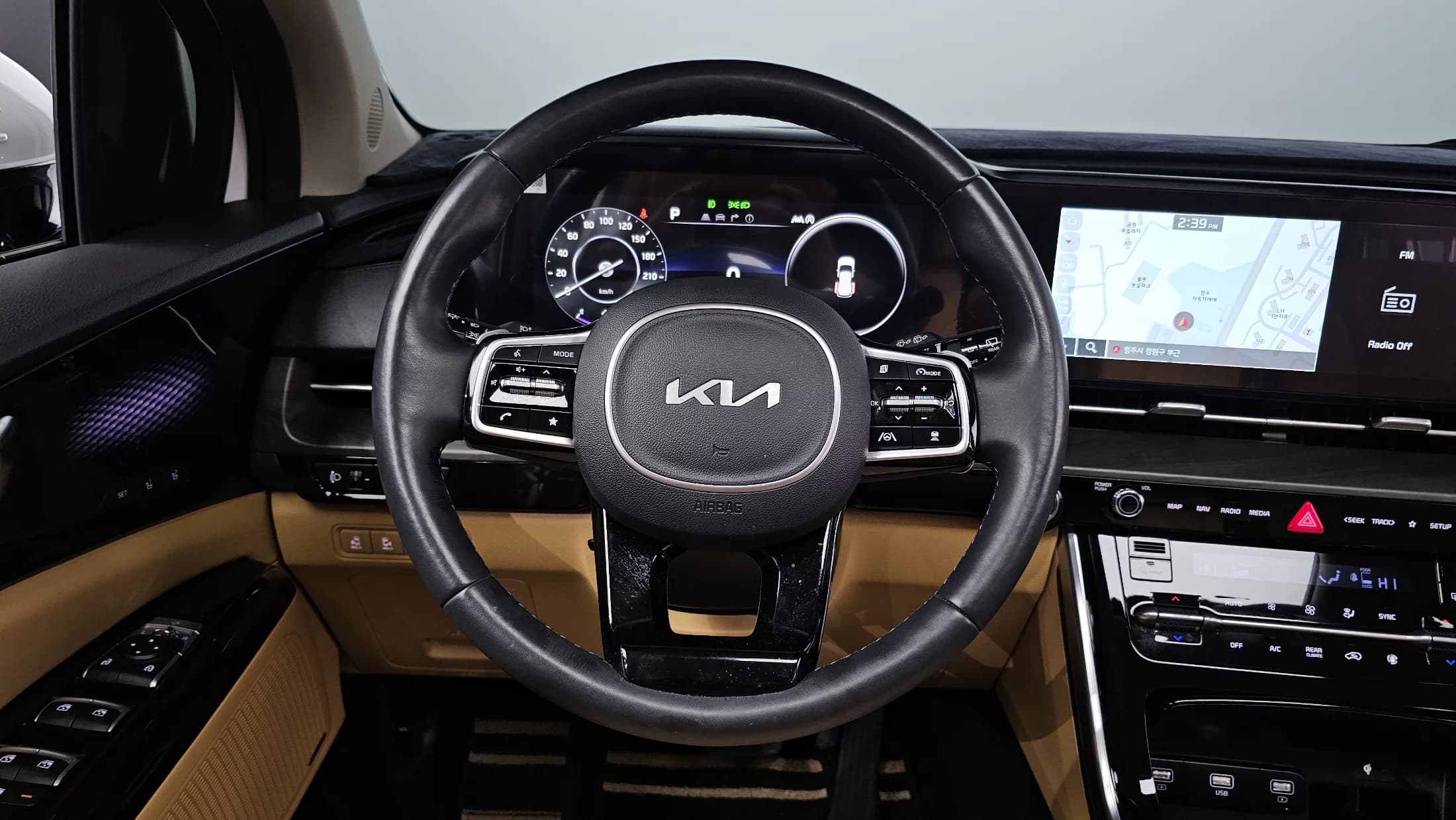 Kia Carnival 7-Seater Signature, 2021 г. 69507 км. — фото 15