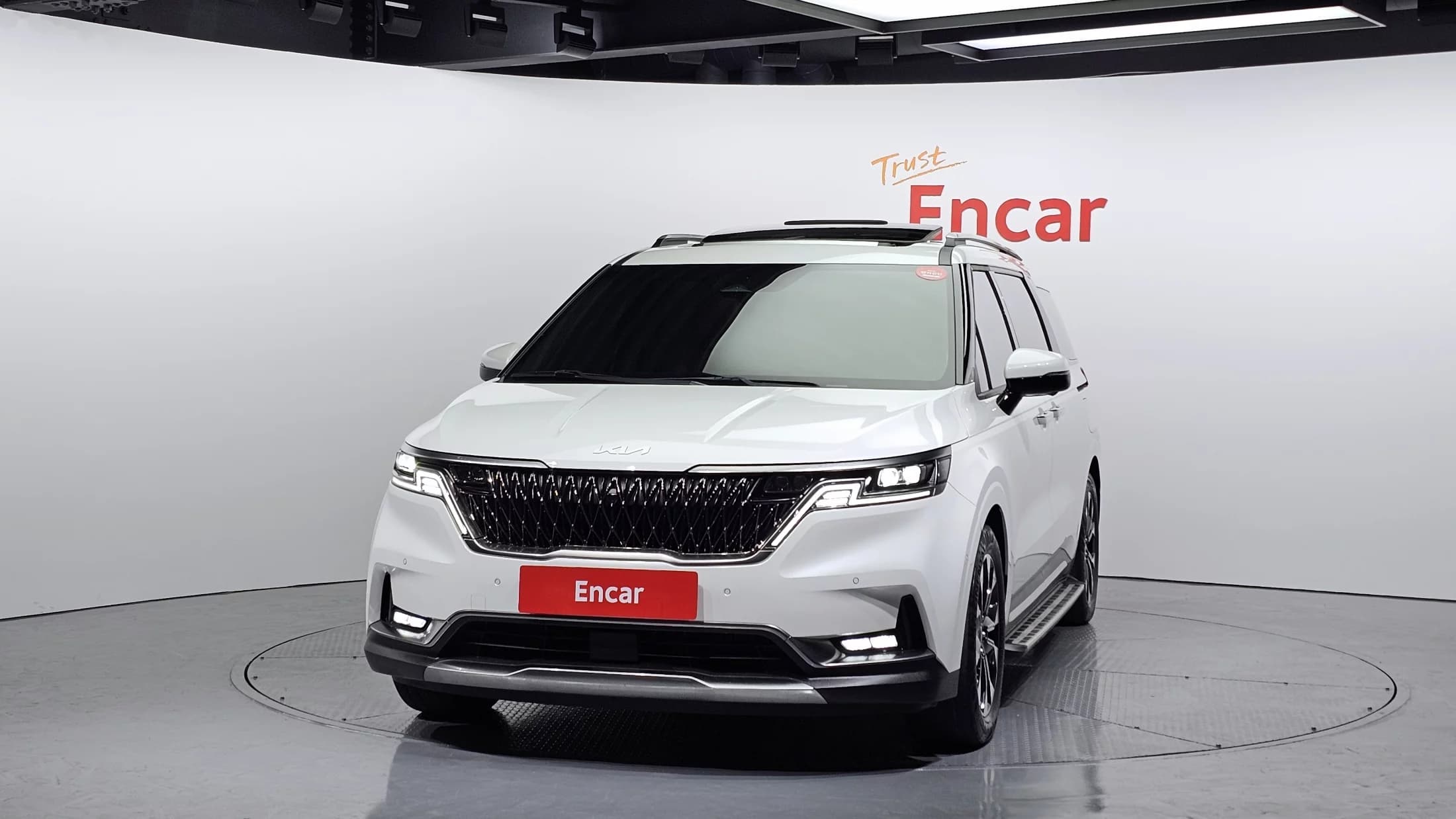 Kia Carnival 7-Seater Signature, 2021 г. 69507 км. — фото 3