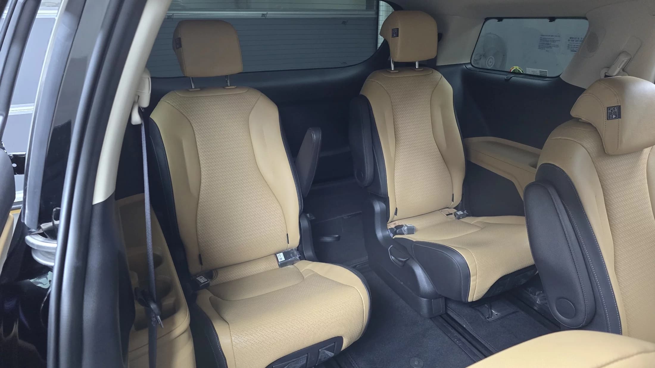 Kia Carnival Gasoline 9-Seater Signature, 2023 г. 39922 км. — фото 13