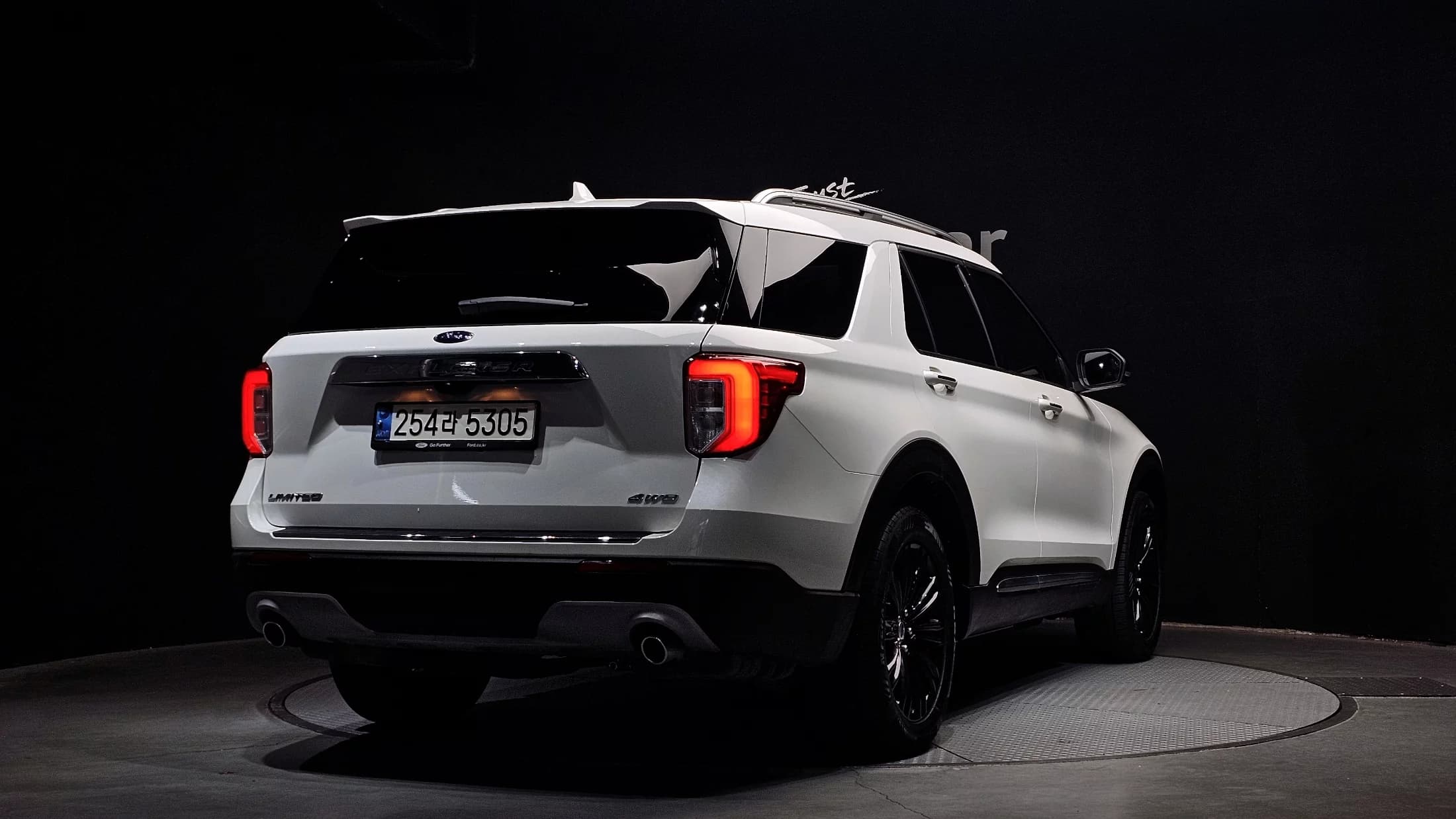 Ford EXPLORER 2.3 LimIted 4WD, 2021 г. 36491 км. — фото 2