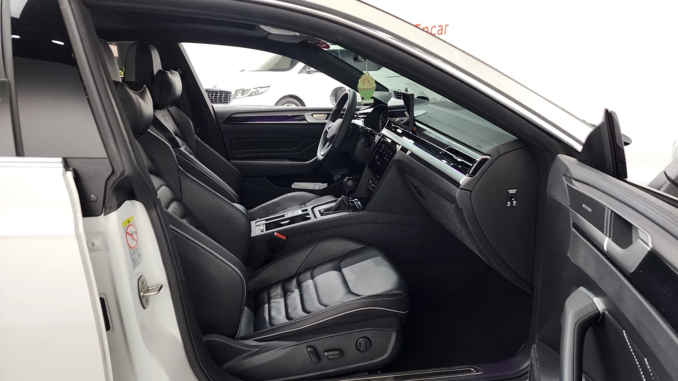 Volkswagen ARTEON 2.0 TDI R-LIINE 4Motion, 2022 г. 34425 км. — фото 11