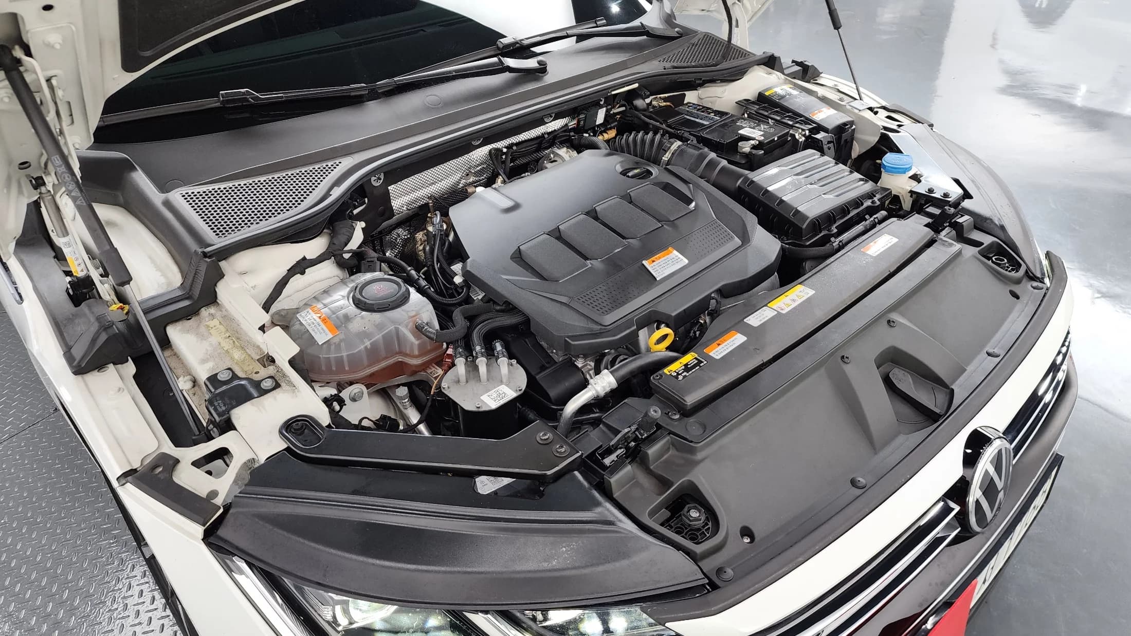 Volkswagen ARTEON 2.0 TDI R-LIINE 4Motion, 2022 г. 34425 км. — фото 6