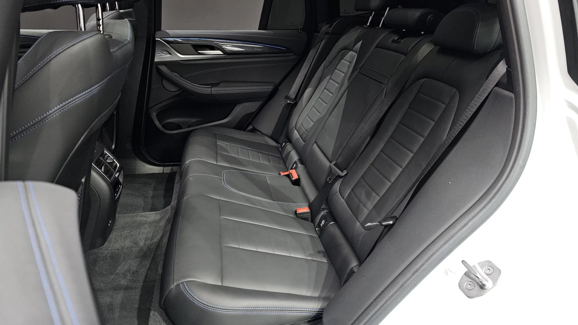 BMW iX3 M Sports, электромобиль, 2023 г. 30876 км. — фото 12