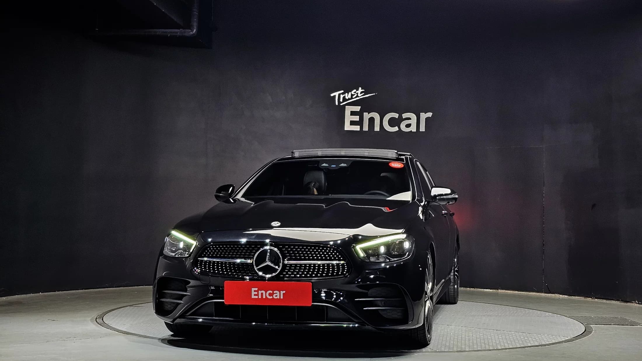 Mercedes-Benz E-Class E350 4MATIC AMG Line, 2023 г. 28608 км. — фото 3