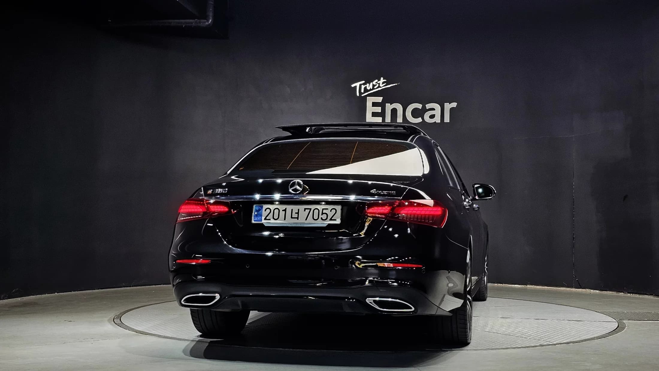 Mercedes-Benz E-Class E350 4MATIC AMG Line, 2023 г. 28608 км. — фото 4