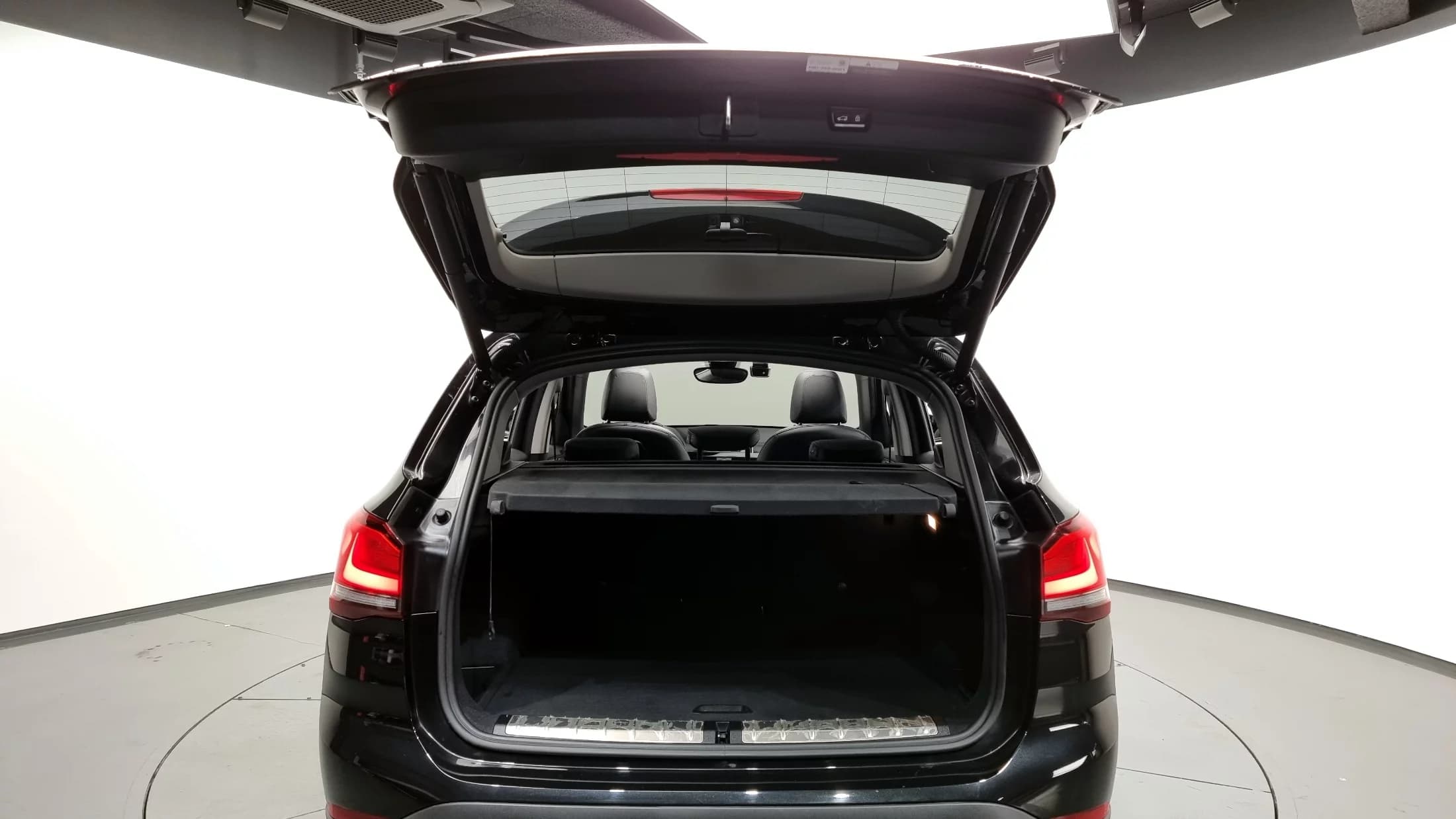 BMW X1 xDrive 20i xLine, 2021 г. 56976 км. — фото 20