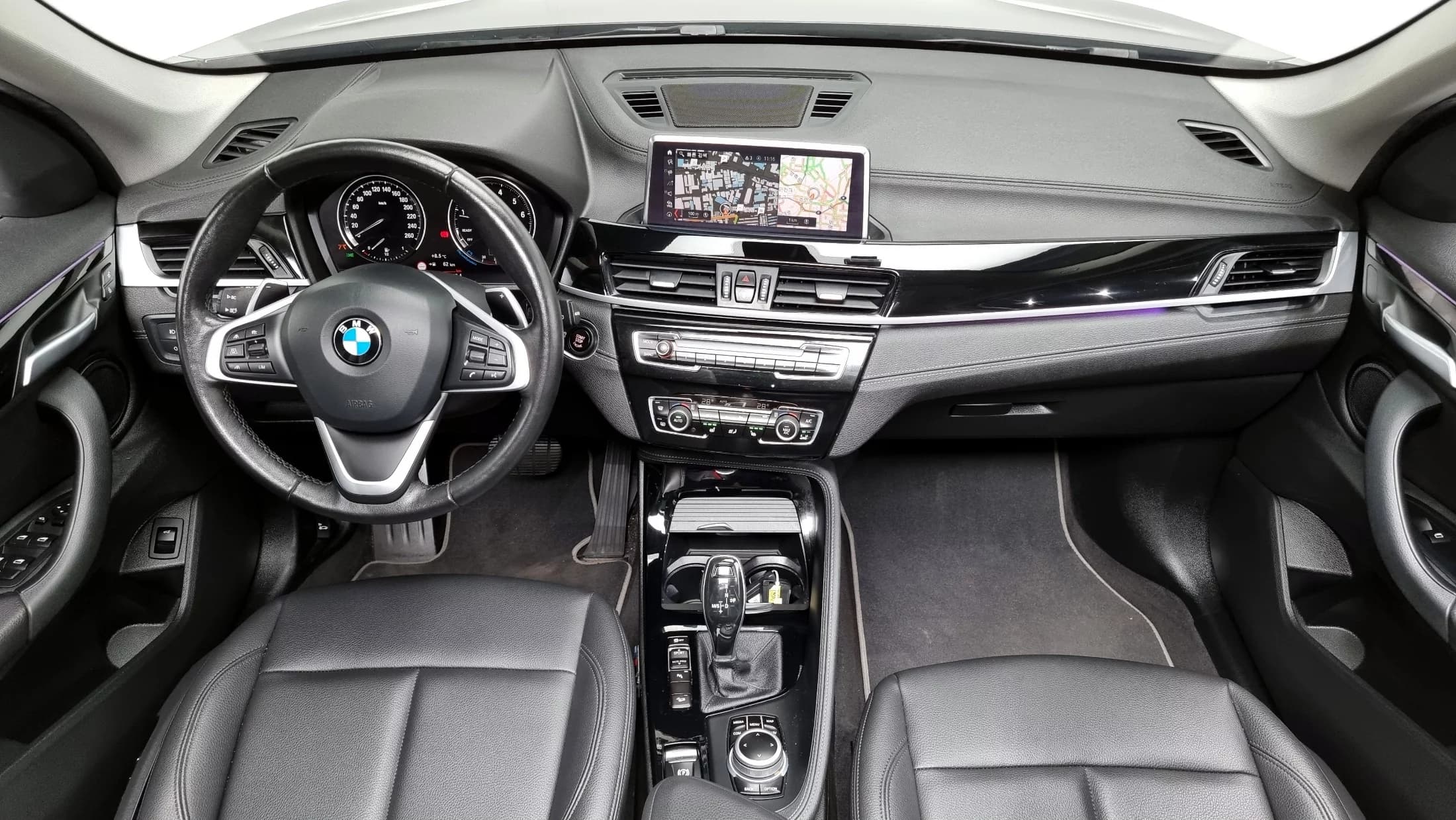 BMW X1 xDrive 20i xLine, 2021 г. 56976 км. — фото 7