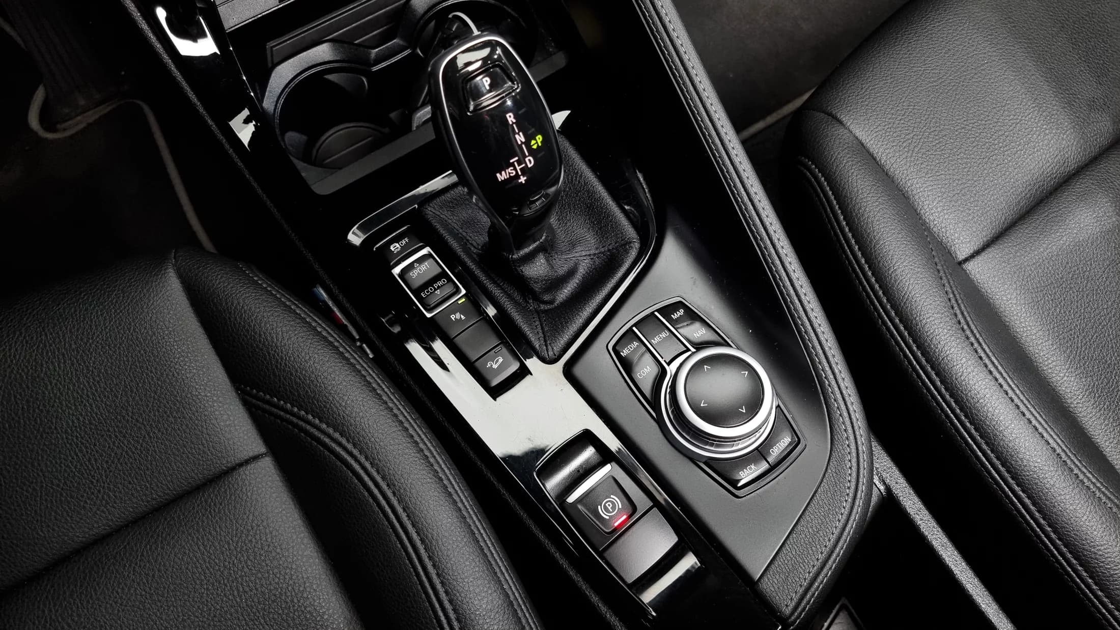 BMW X1 xDrive 20i xLine, 2021 г. 56976 км. — фото 9
