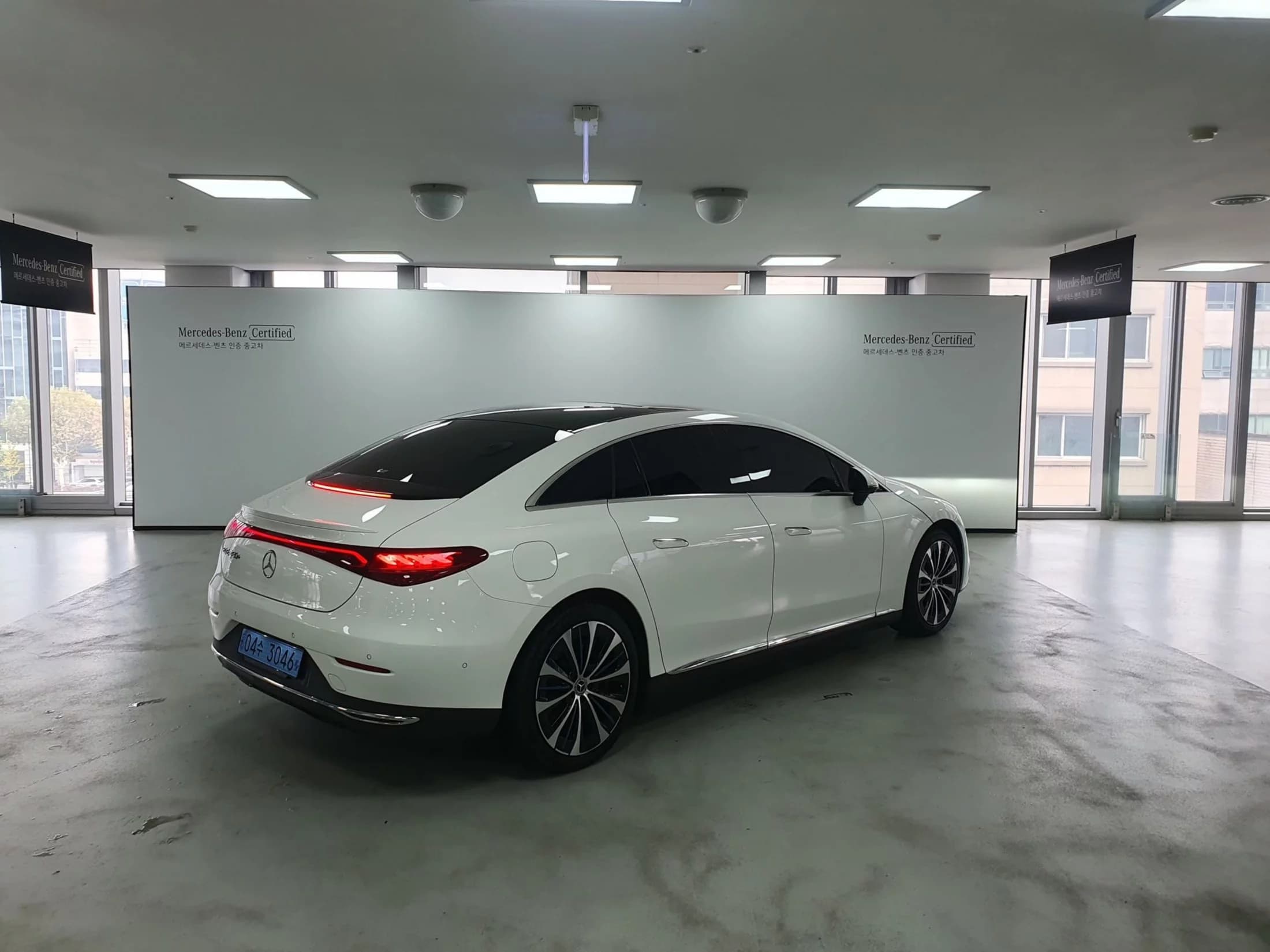 Mercedes-Benz EQE EQE350+, электромобиль, 2022 г. 62405 км. — фото 2