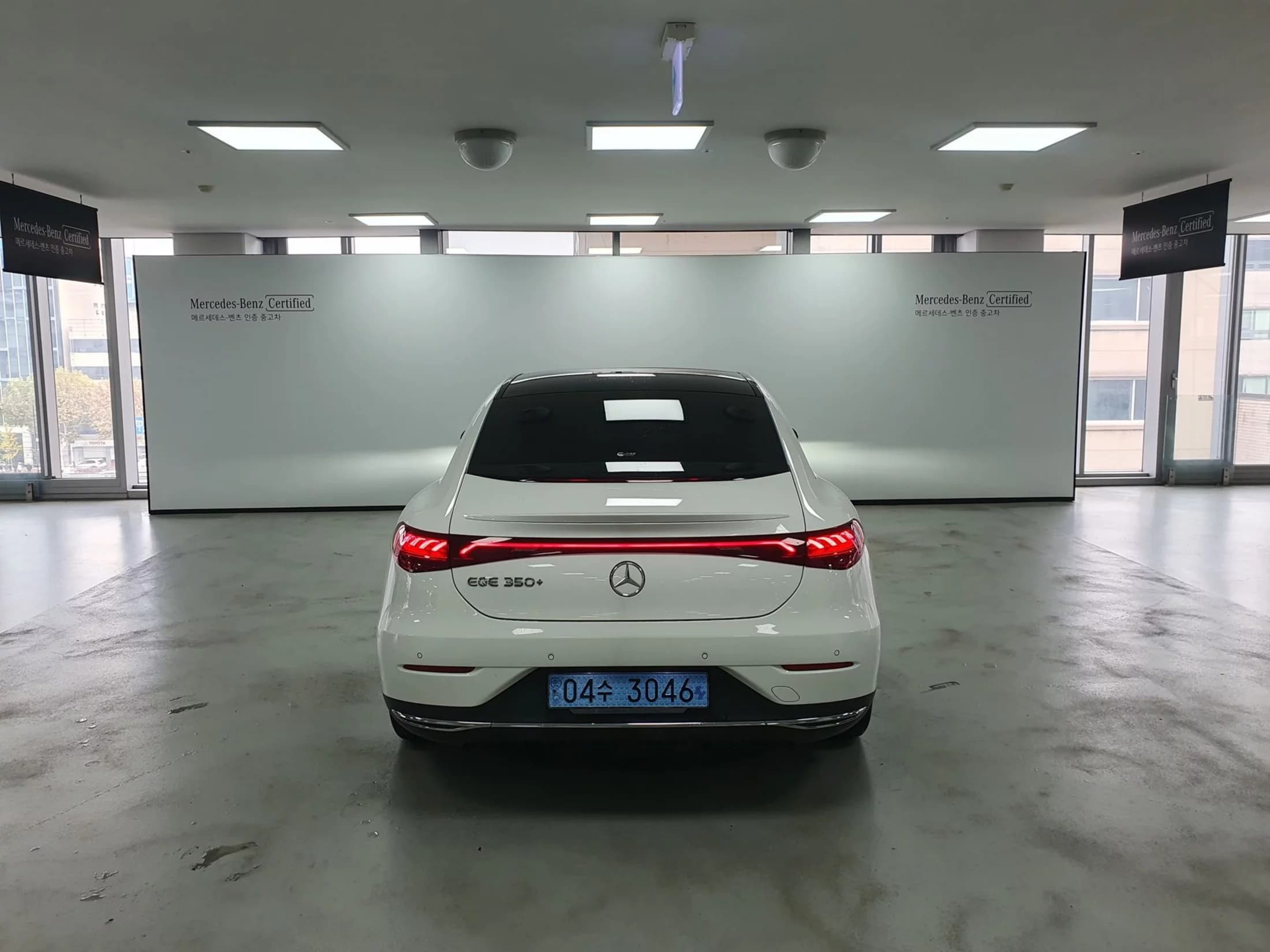 Mercedes-Benz EQE EQE350+, электромобиль, 2022 г. 62405 км. — фото 4