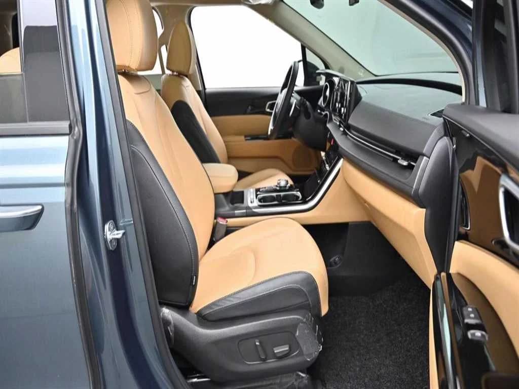 Kia Carnival Gasoline 9-Seater Noblesse, 2022 г. 18495 км. — фото 10