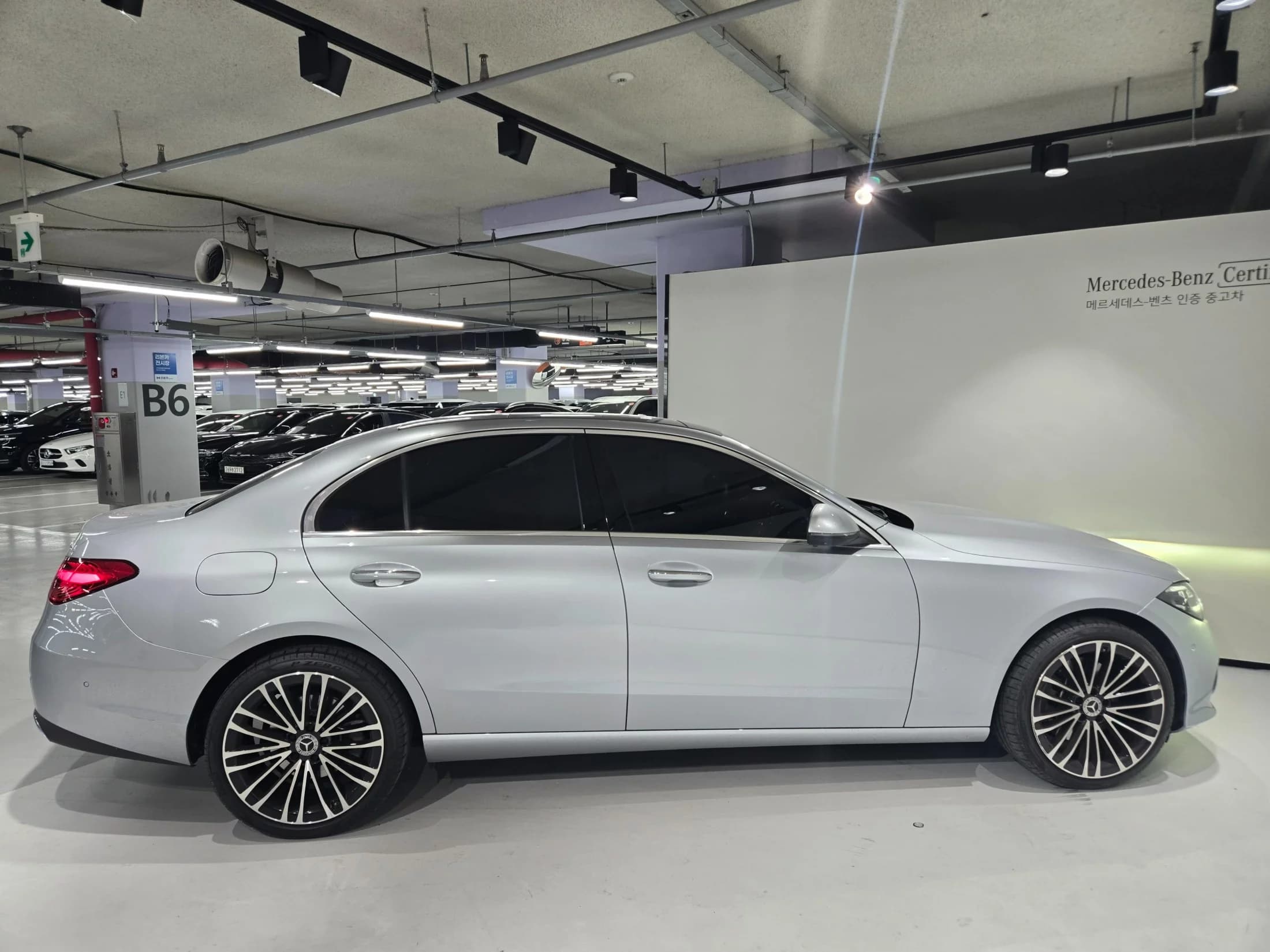 Mercedes-Benz C-Class C300 4MATIC Avantgarde, 2023 г. 6556 км. — фото 16