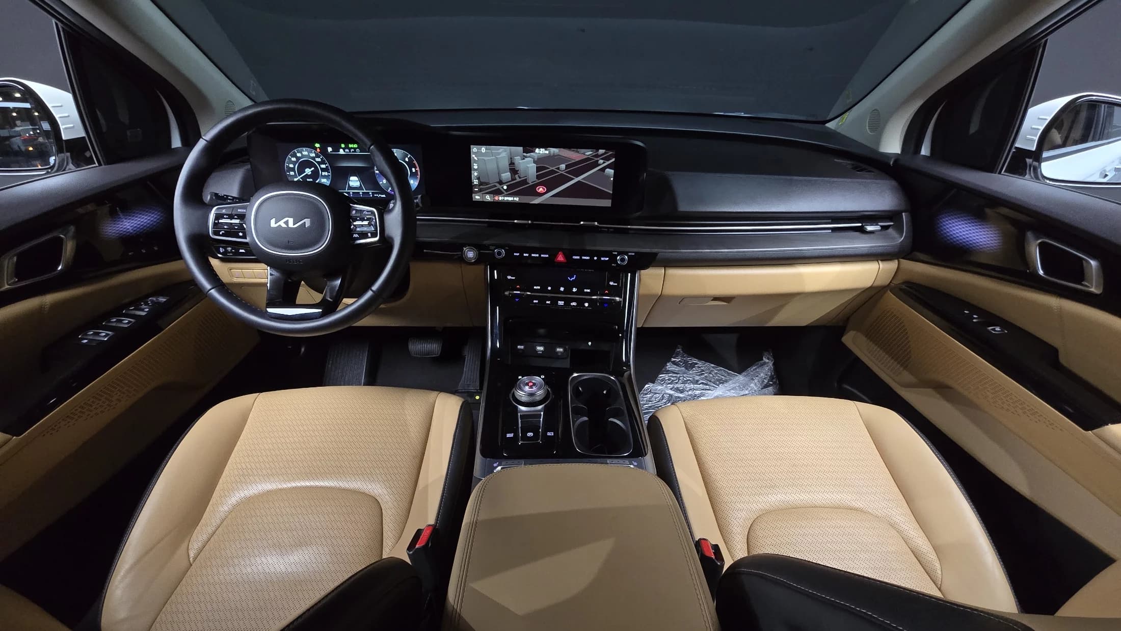 Kia Carnival 7-Seater Signature, 2023 г. 26682 км. — фото 13