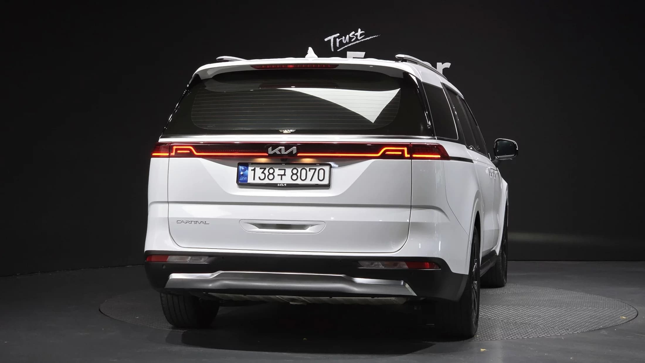 Kia Carnival 7-Seater Signature, 2023 г. 26682 км. — фото 7