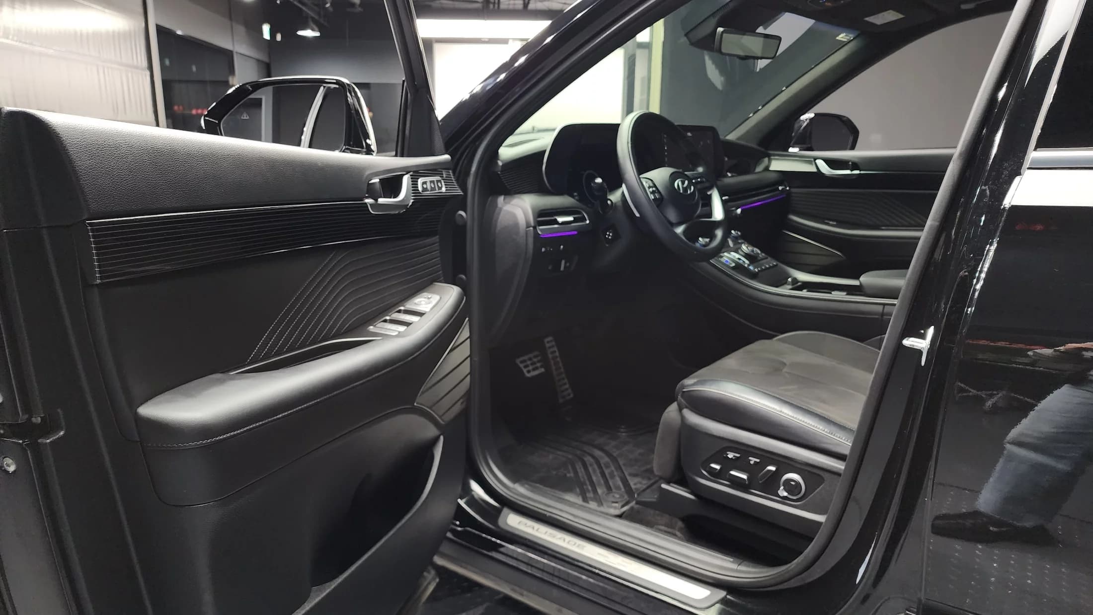 Hyundai Palisade Diesel 2.2 4WD Calligraphy Black Edition, 2023 г. 27654 км. — фото 10