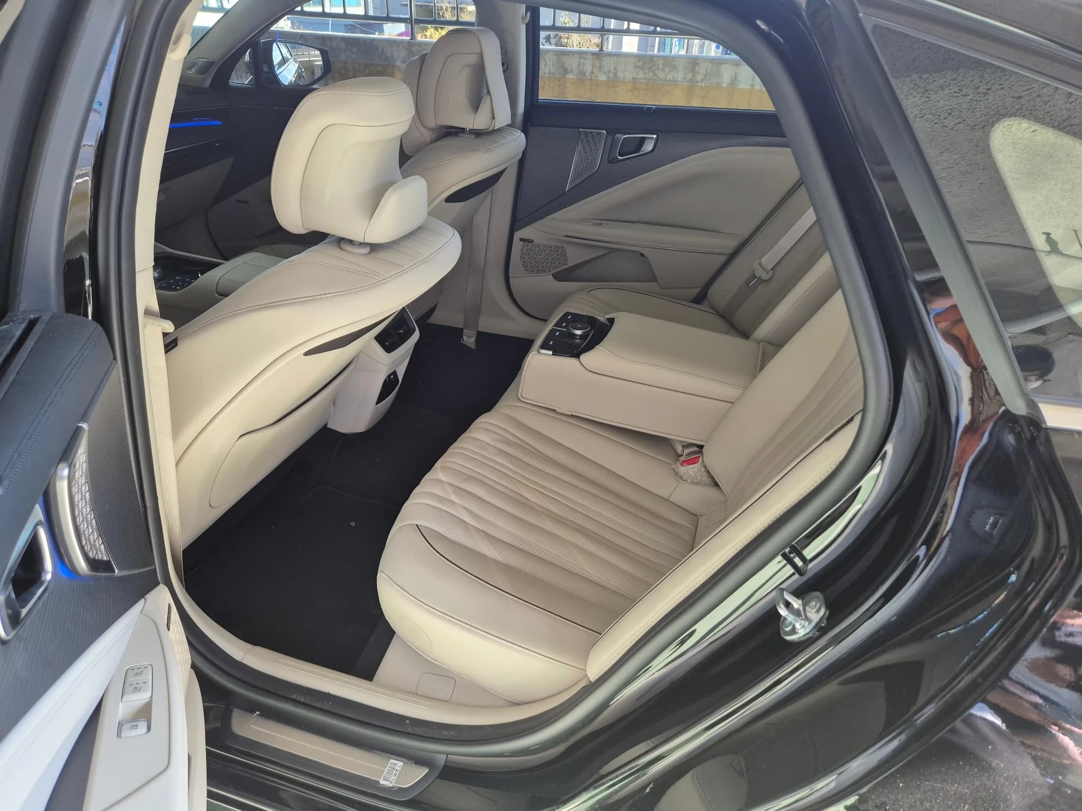 Kia K8 2.5 Gasoline 2WD Signature, 2024 г. 8516 км. — фото 14