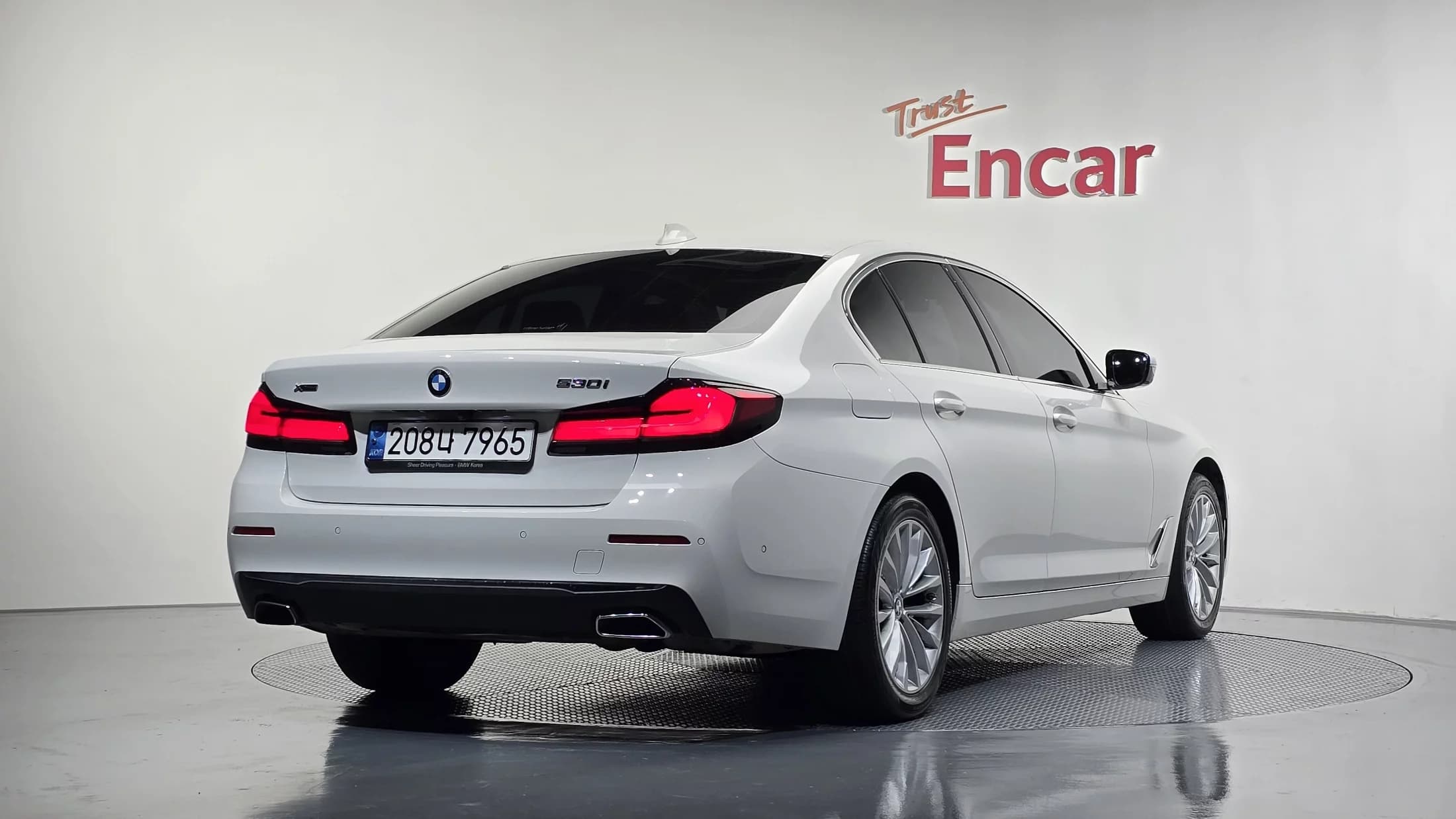 BMW 5-Series 530i xDrive Luxury, 2021 г. 61299 км. — фото 2