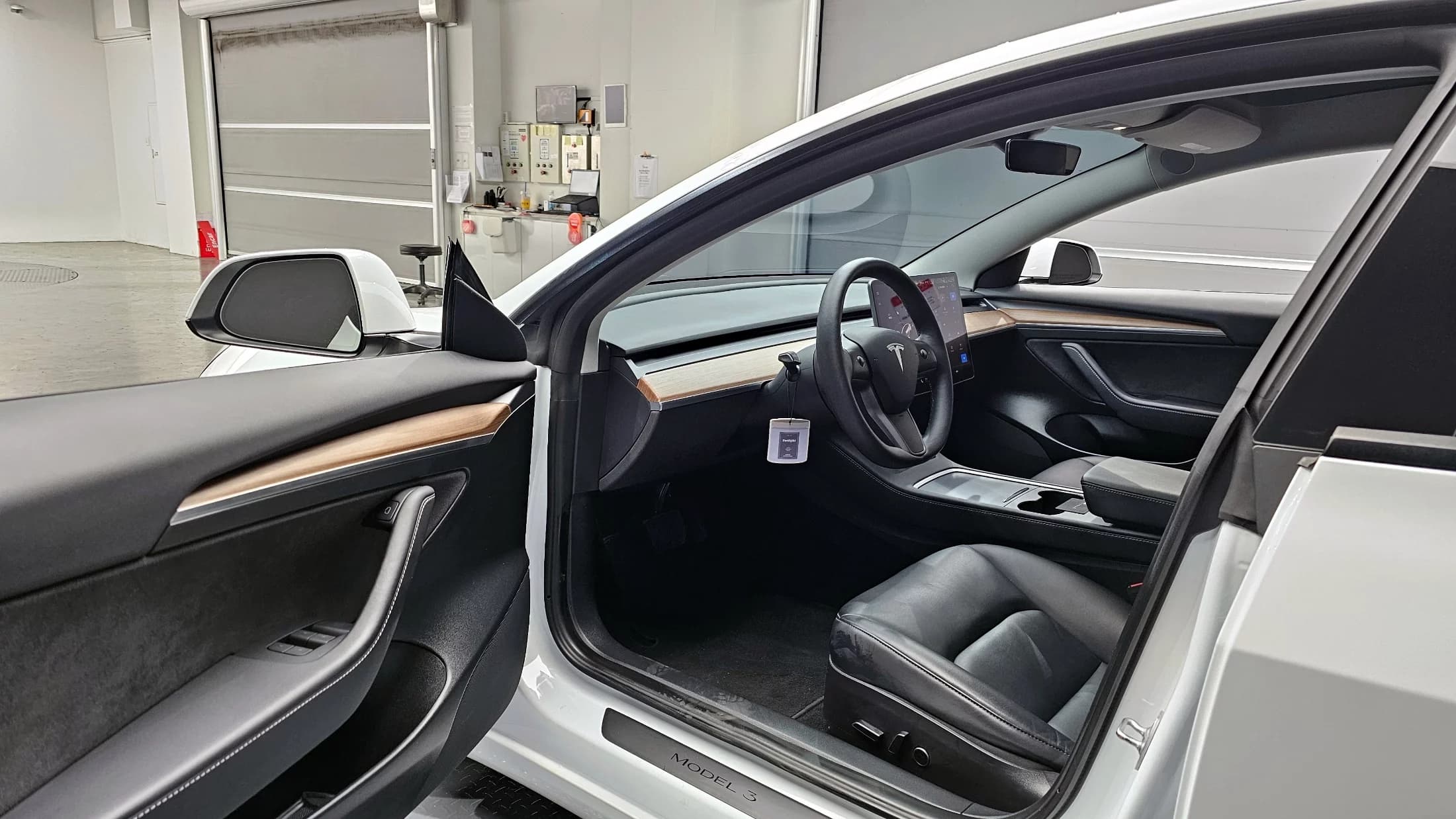 Tesla MODEL 3 Long Range, электромобиль, 2022 г. 30416 км. — фото 10