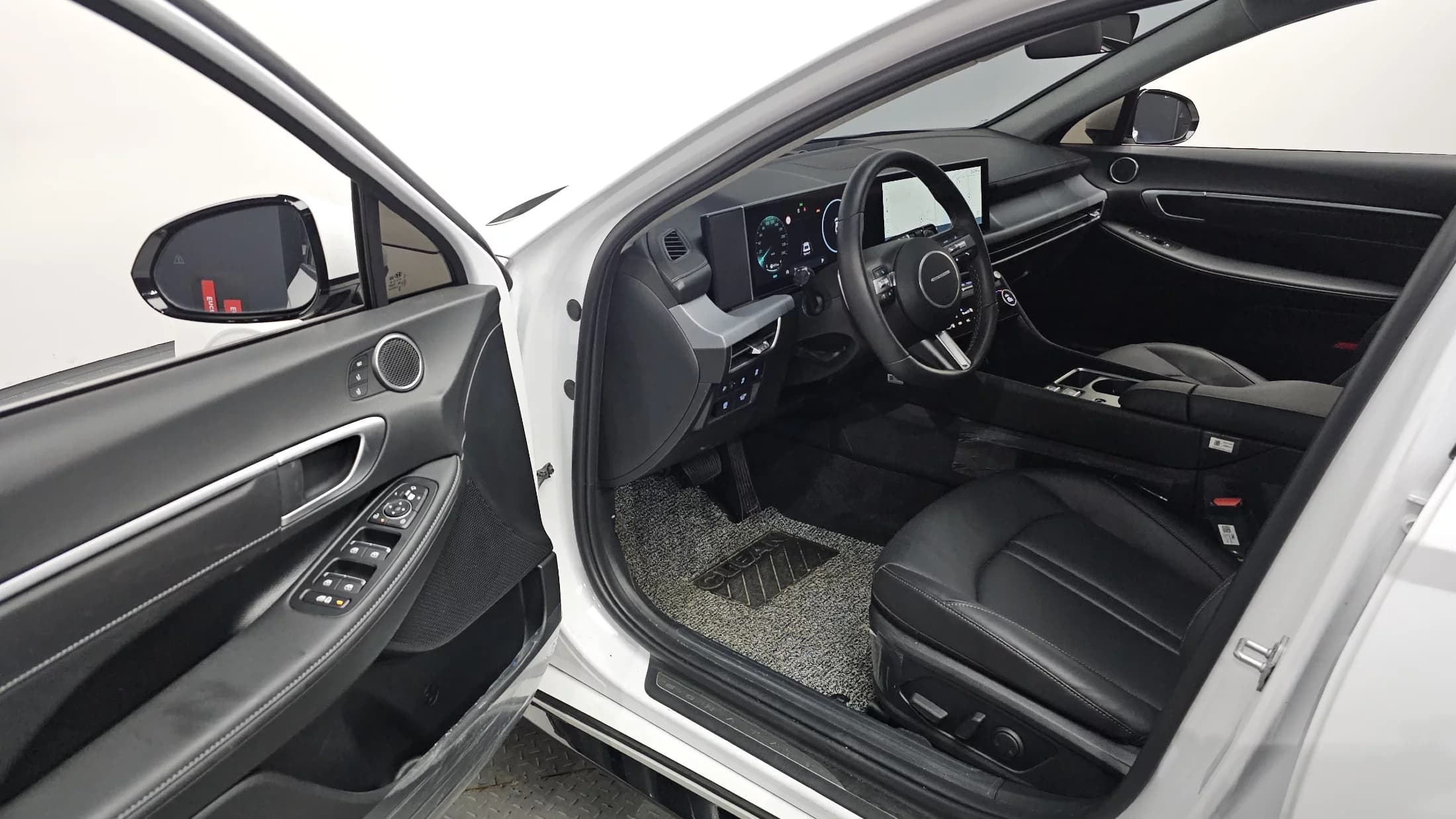Hyundai Sonata 1.6 Turbo Inspiration, 2024 г. 6247 км. — фото 10