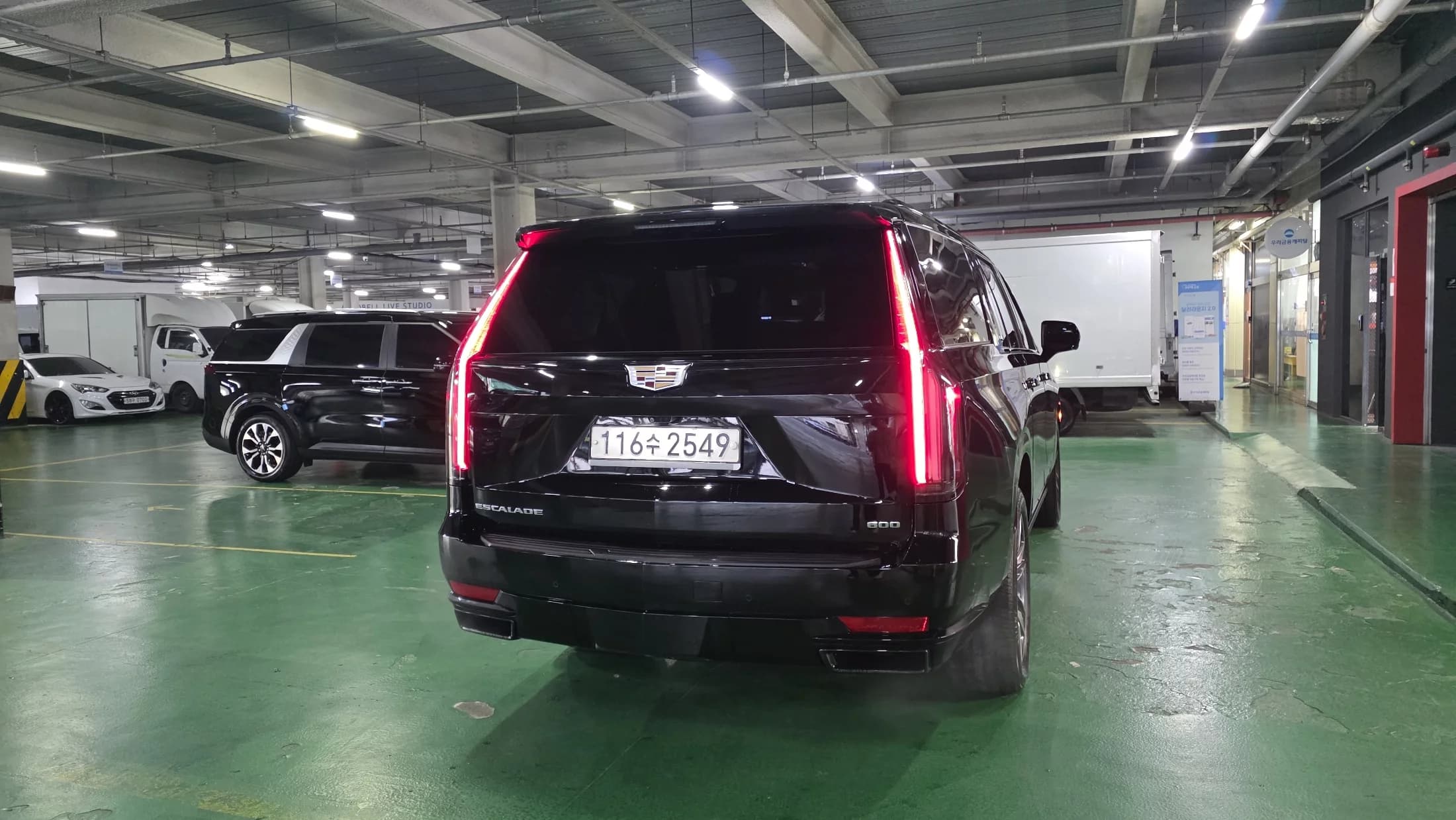 Cadillac Escalade 6.2 ESV ESV Sports Platinum, 2023 г. 28749 км. — фото 4