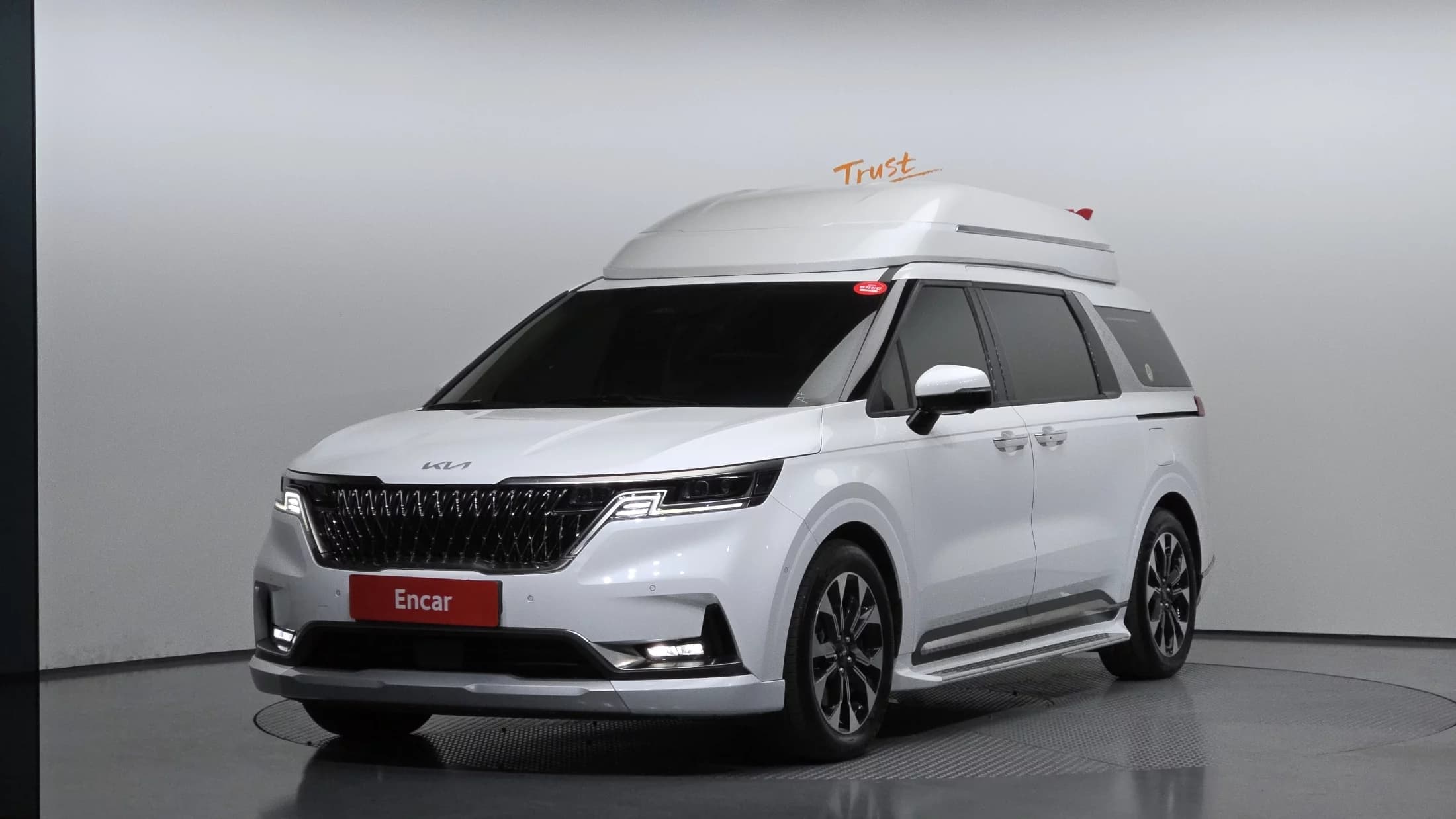 Kia Carnival Gasoline 4-Seater Hi-Limousine Signature, 2023 г. 31007 км.