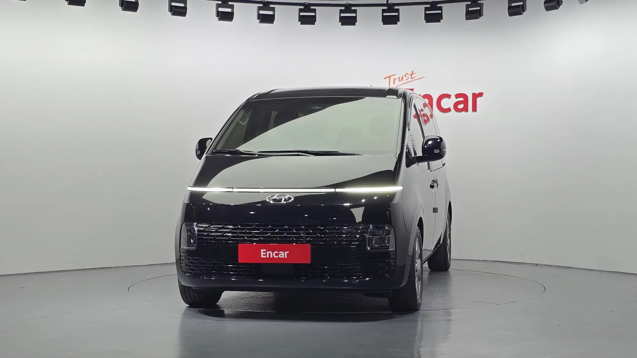 Hyundai Staria 4WD Tourer 9-Seater Modern, 2022 г. 71080 км. — фото 3