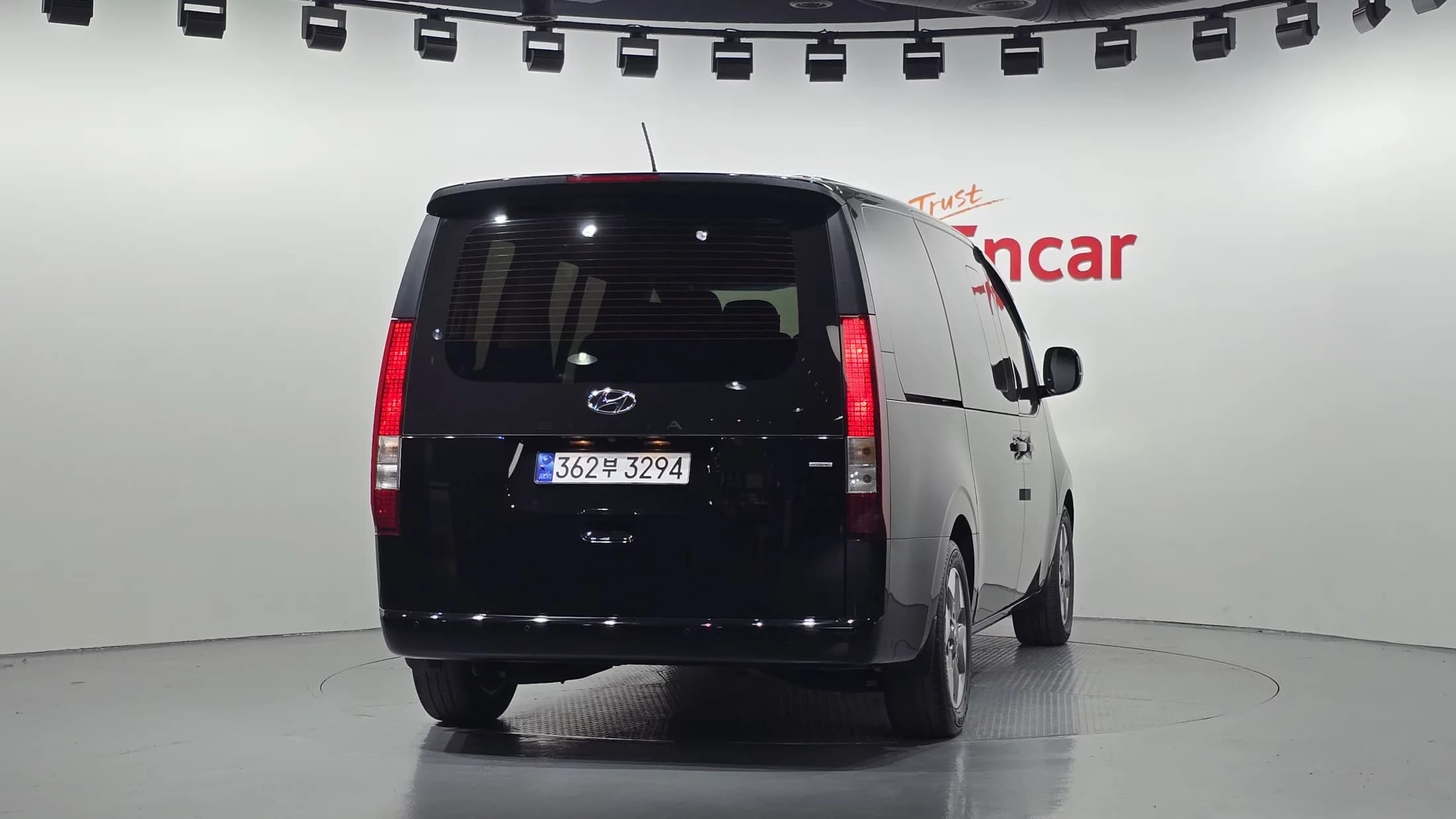 Hyundai Staria 4WD Tourer 9-Seater Modern, 2022 г. 71080 км. — фото 4