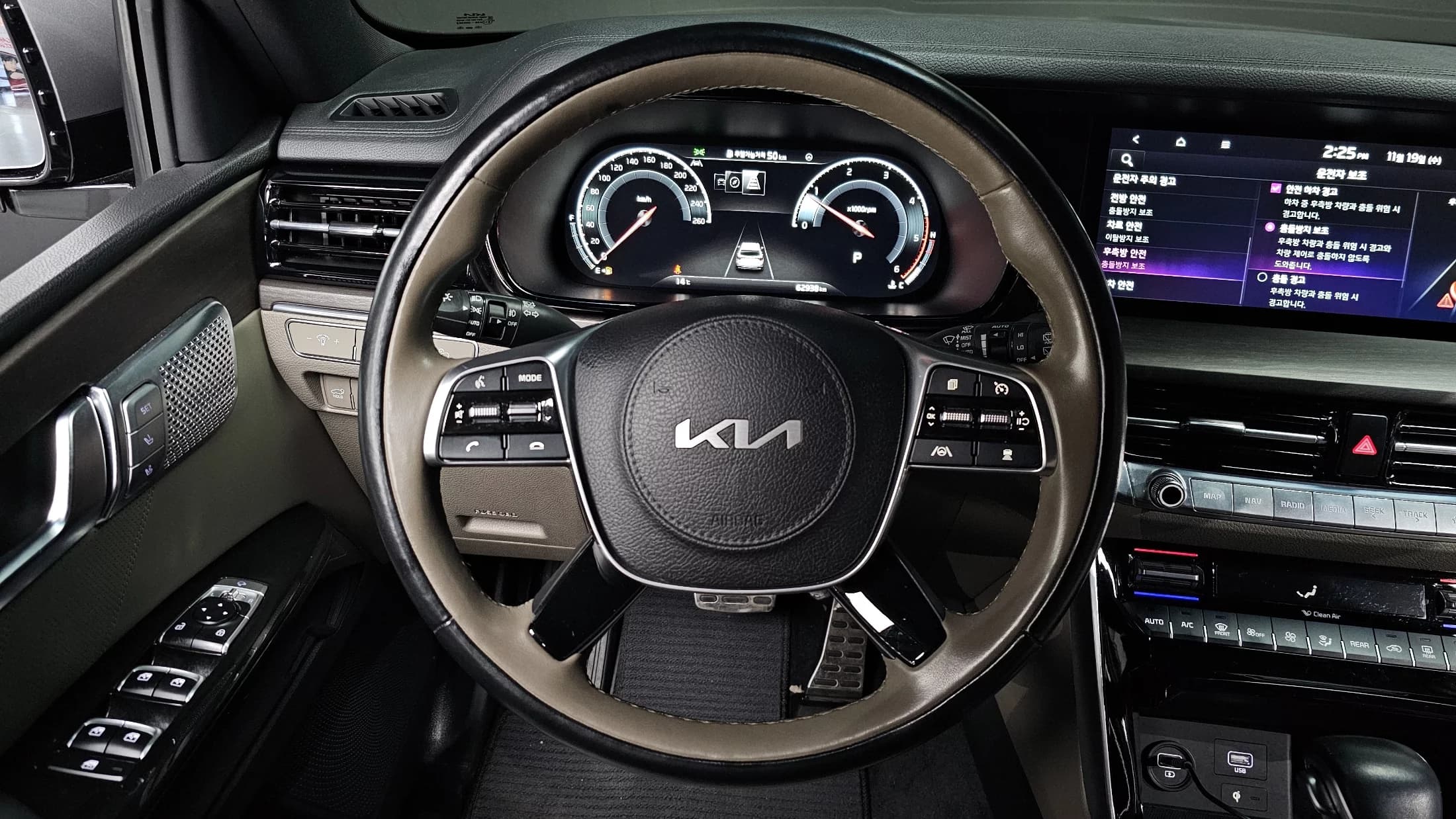 Kia Mohave Diesel 3.0 4WD 7-Seater Masters, 2022 г. 63023 км. — фото 13