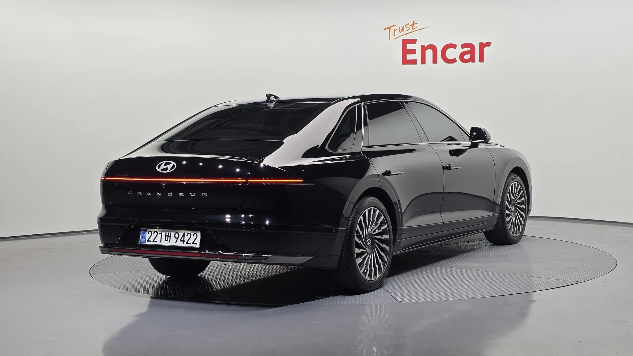 Hyundai Grandeur Calligraphy, гибрид, 2024 г. 14586 км. — фото 2