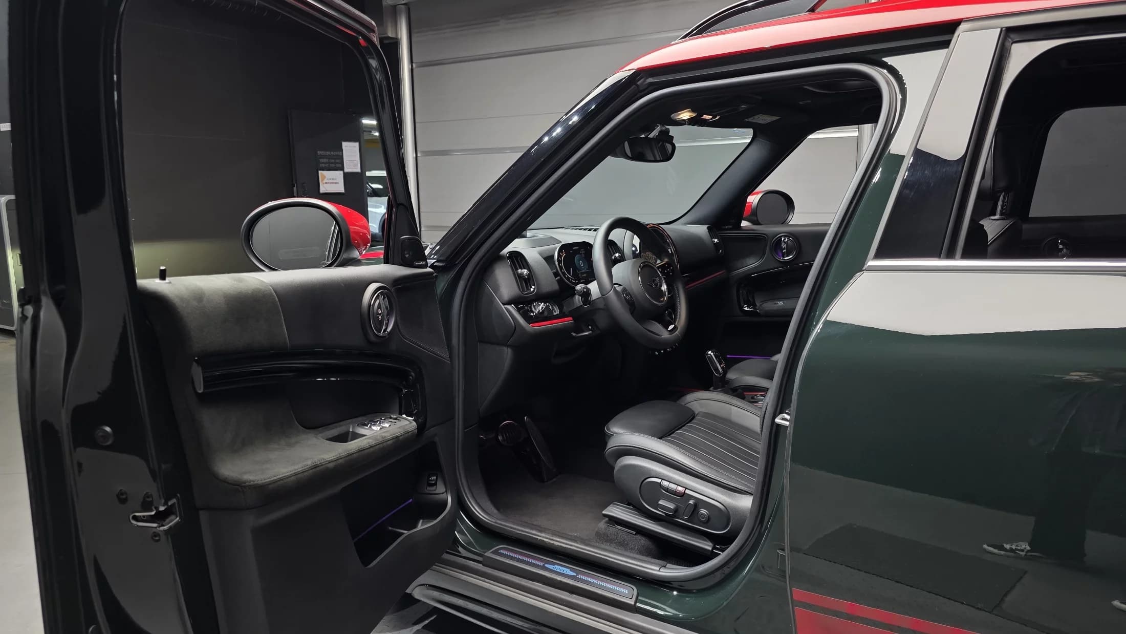 MINI Countryman JCW Launch Pack 2nd Gen, 2023 г. 24494 км. — фото 11