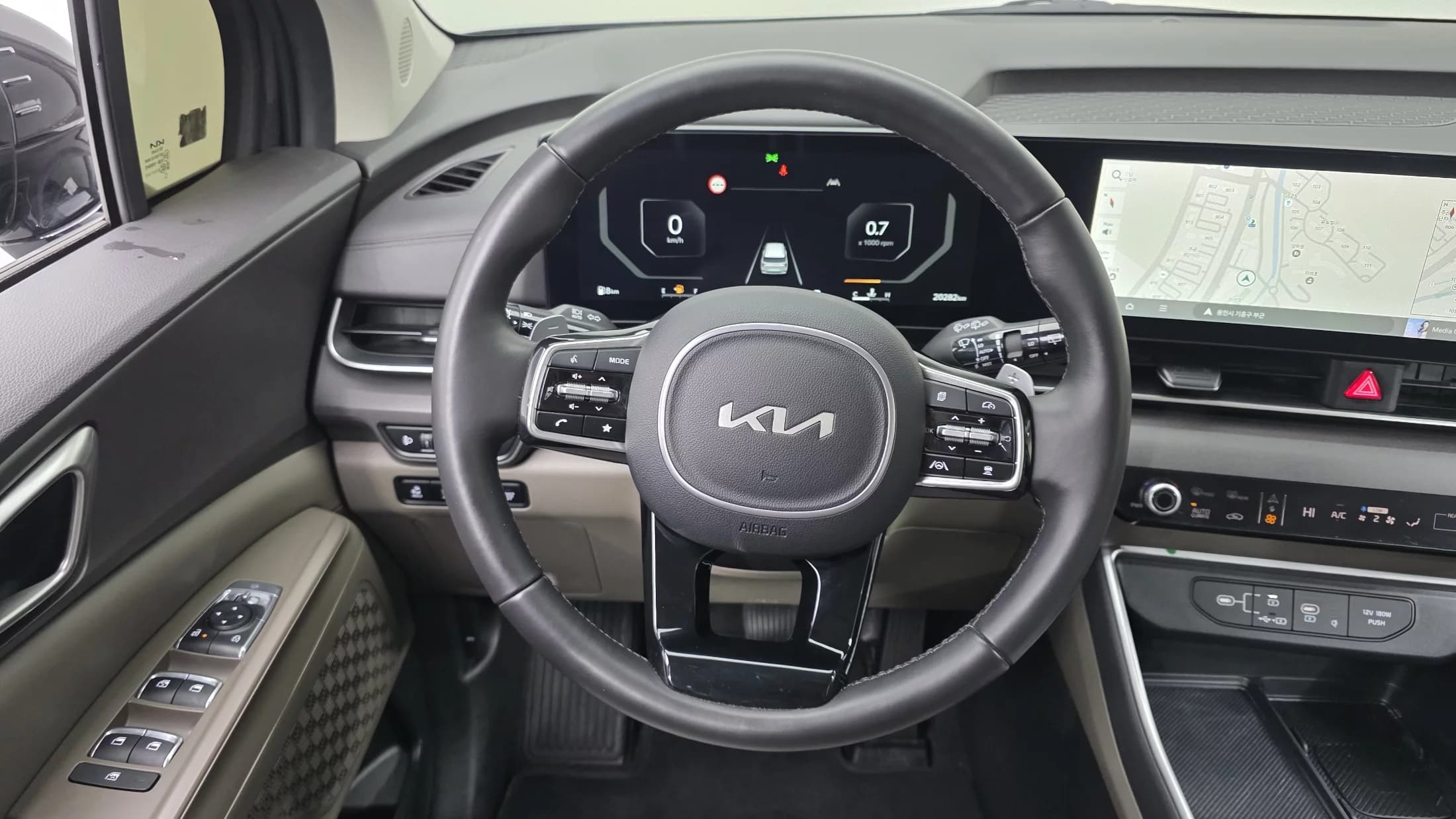 Kia Carnival Gasoline 9-Seater Prestige, 2024 г. 20415 км. — фото 13