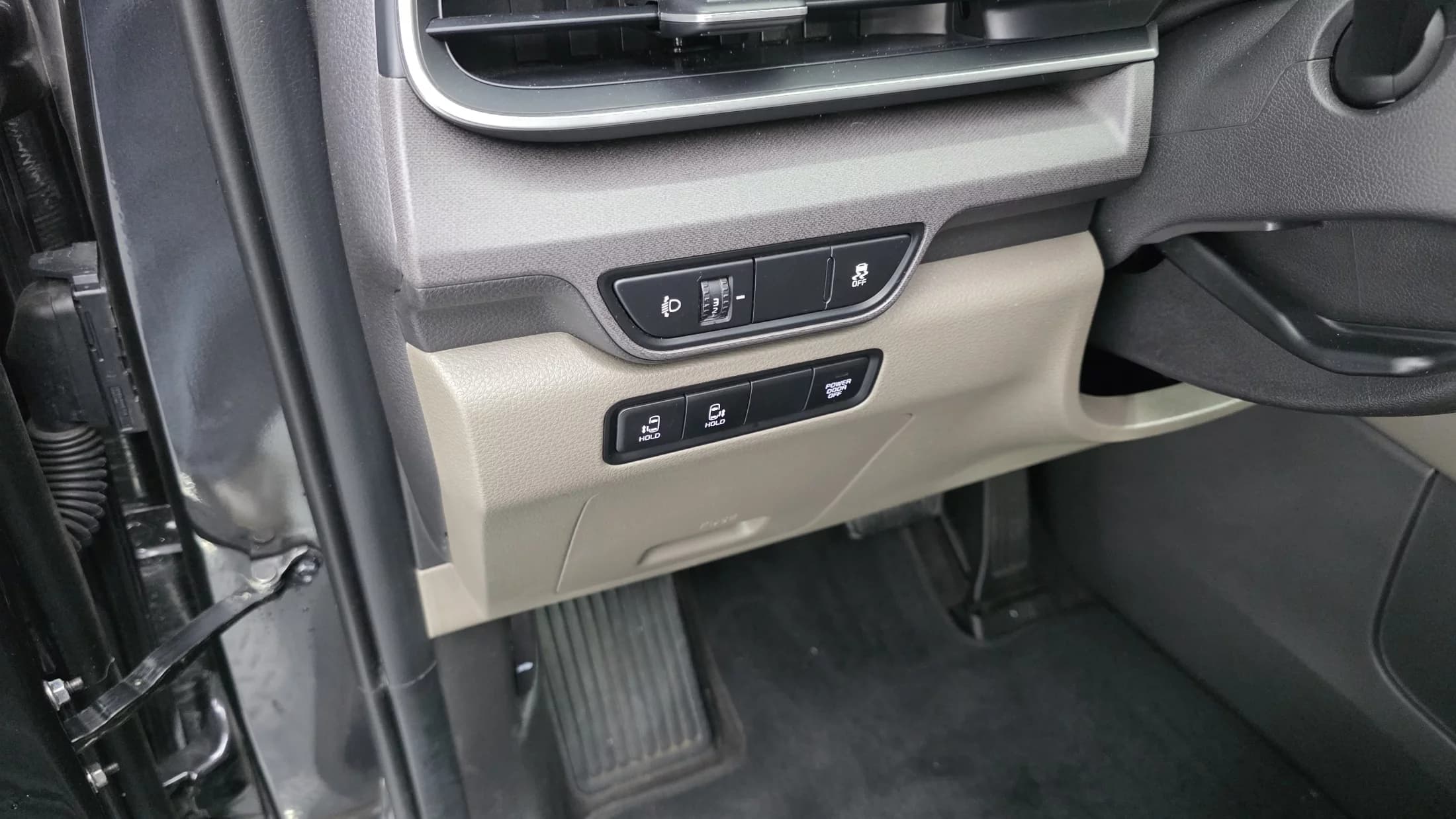 Kia Carnival Gasoline 9-Seater Prestige, 2024 г. 20415 км. — фото 14