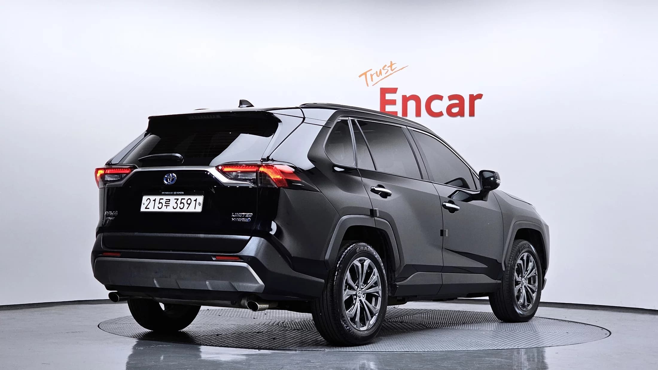 Toyota RAV4 2.5 4WD Hybrid 4th, гибрид, 2023 г. 29916 км. — фото 2