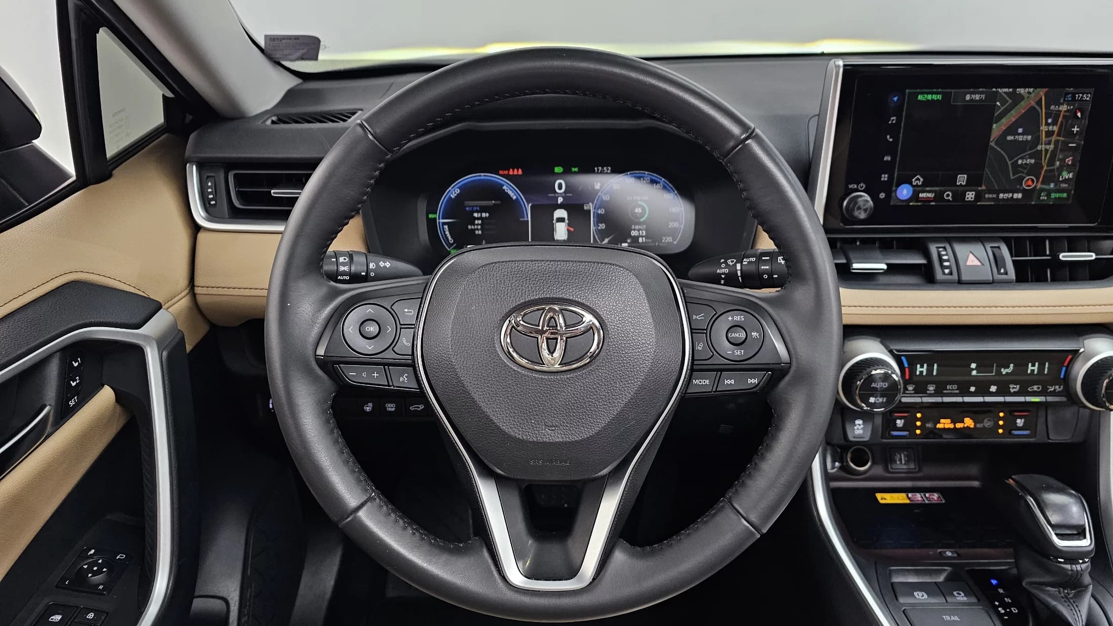 Toyota RAV4 2.5 4WD Hybrid 4th, гибрид, 2023 г. 29916 км. — фото 13