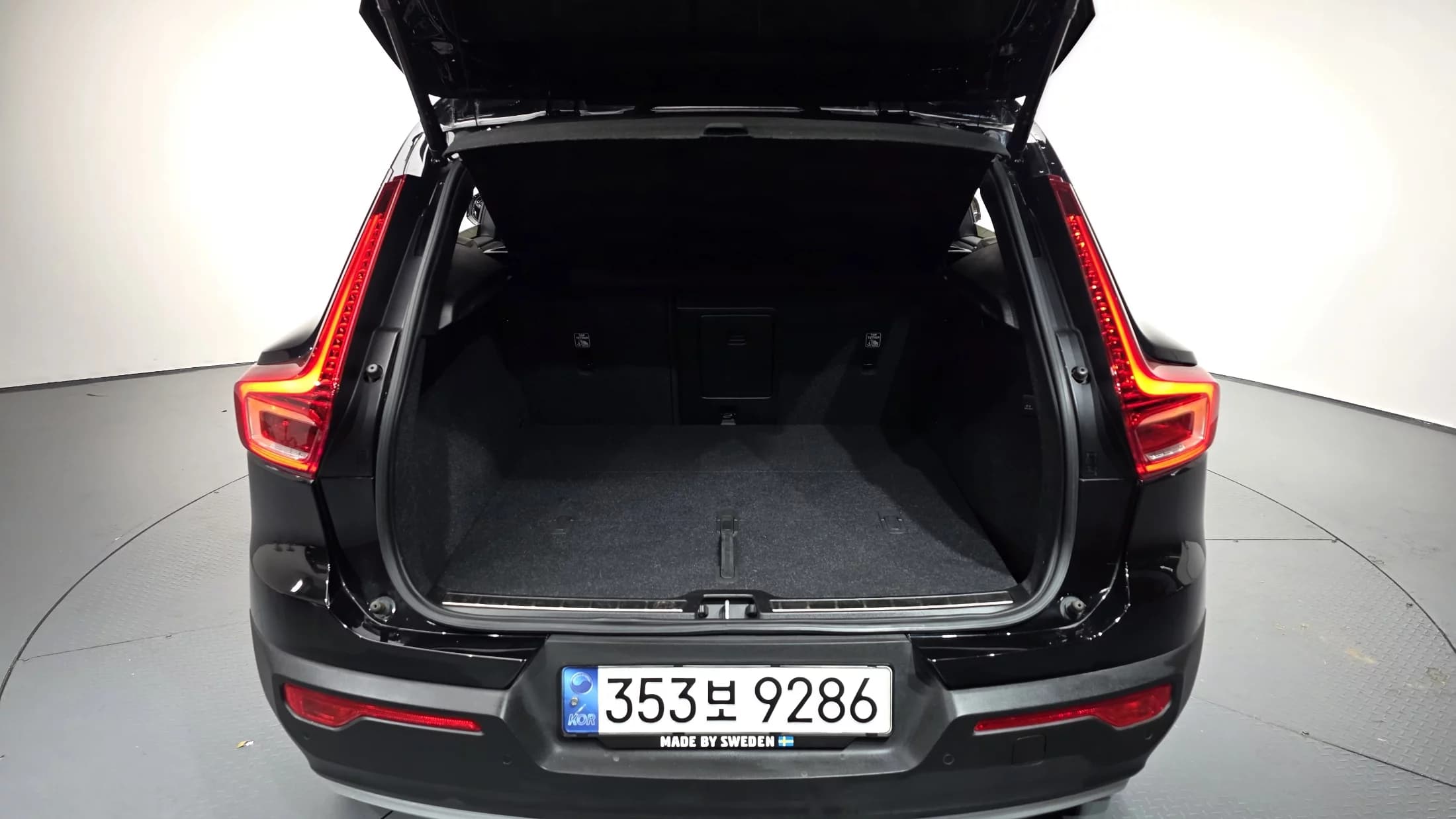 Volvo XC40 B4 Inscription, 2022 г. 14212 км. — фото 19