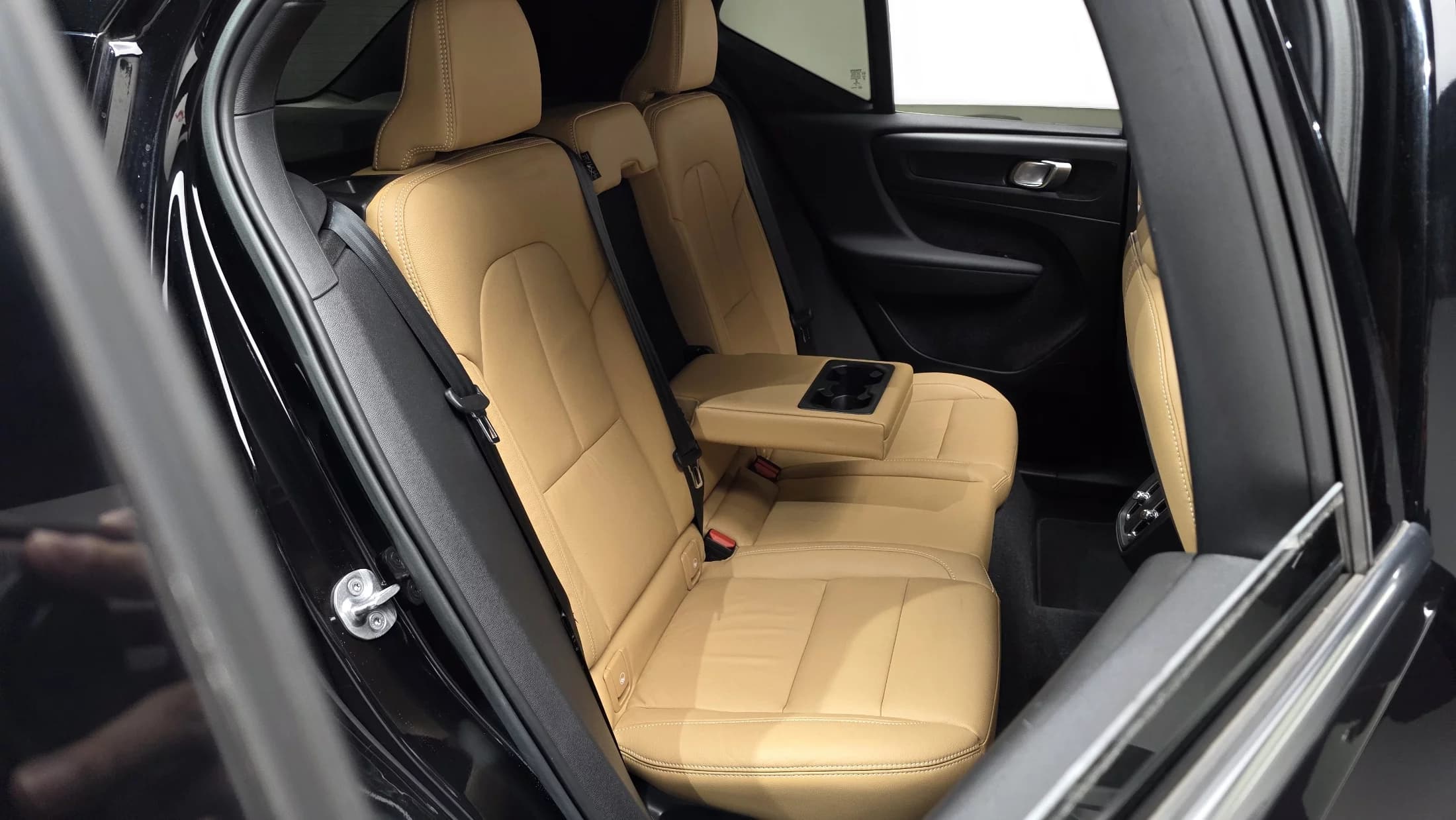 Volvo XC40 B4 Inscription, 2022 г. 14212 км. — фото 10
