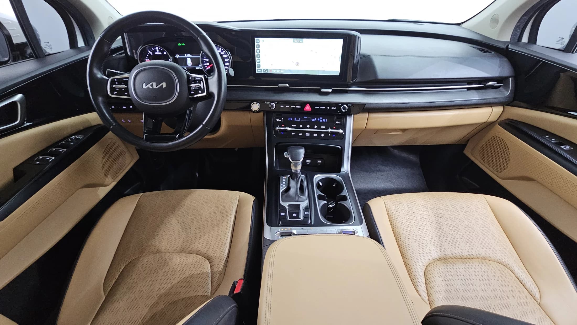 Kia Carnival 9-Seater Prestige, 2022 г. 64955 км. — фото 7
