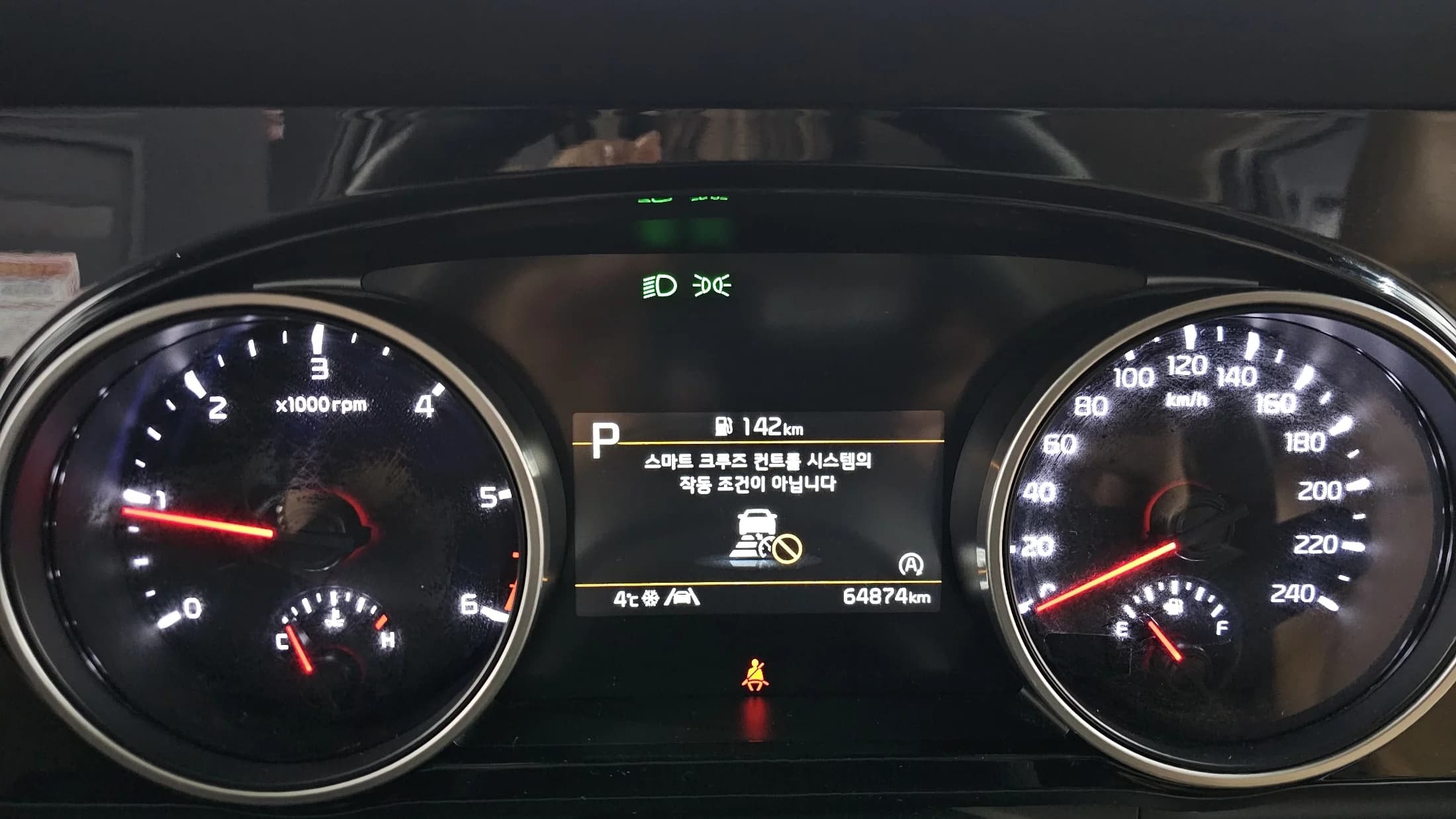 Kia Carnival 9-Seater Prestige, 2022 г. 64955 км. — фото 8