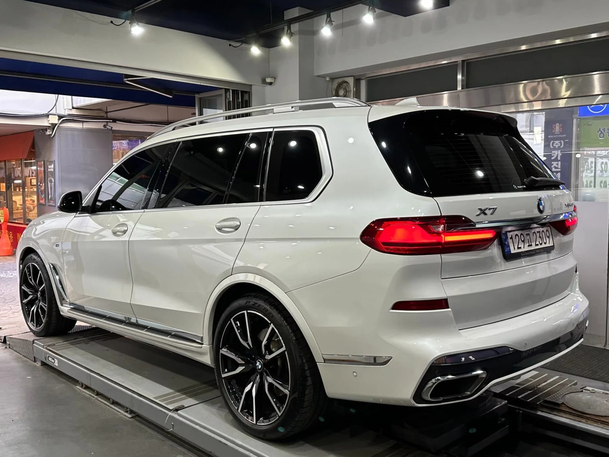 BMW X7 xDrive 40d M Sport 6STR, 2022 г. 44325 км. — фото 2