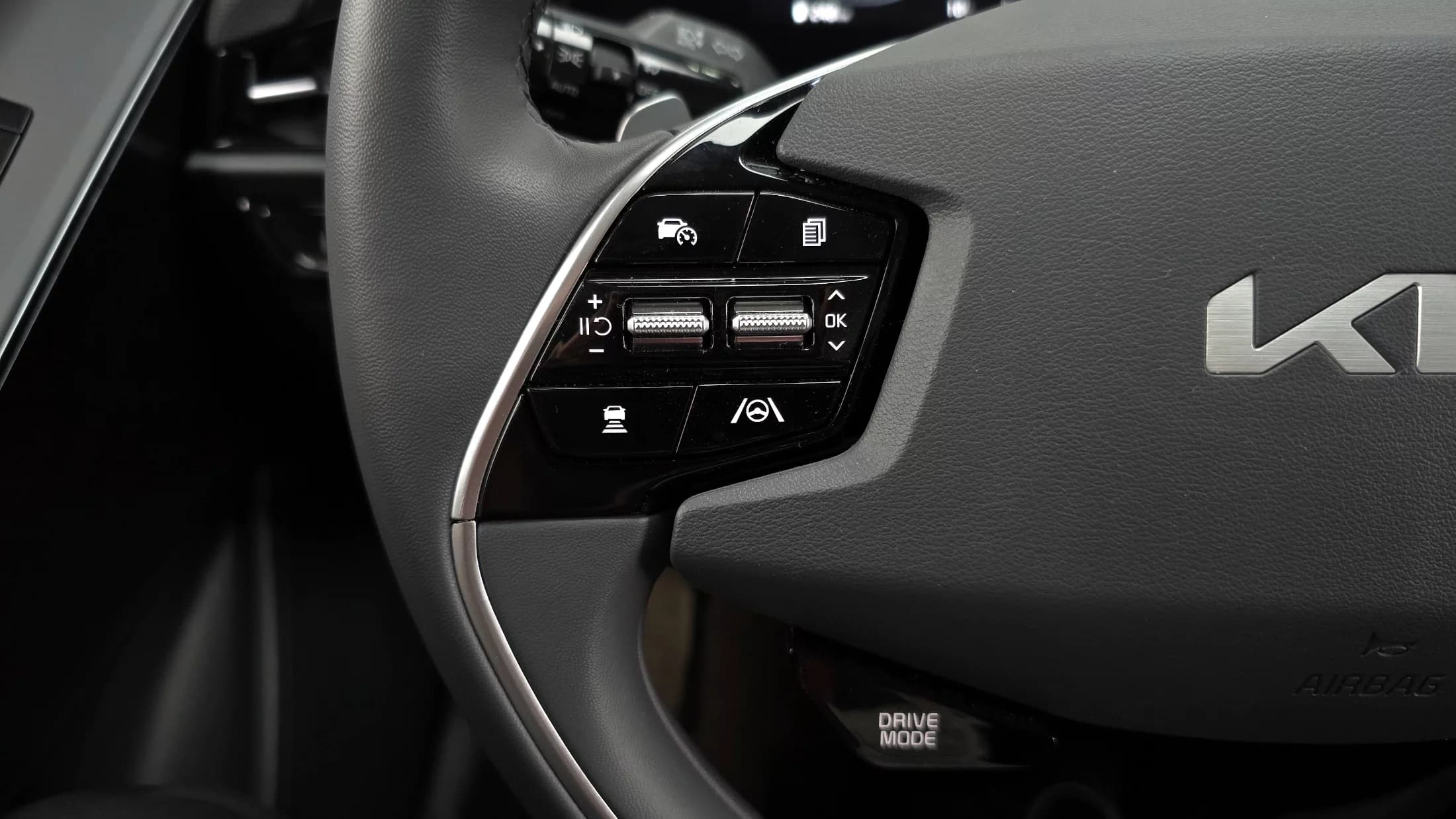 Kia Niro Signature, гибрид, 2025 г. 8115 км. — фото 17