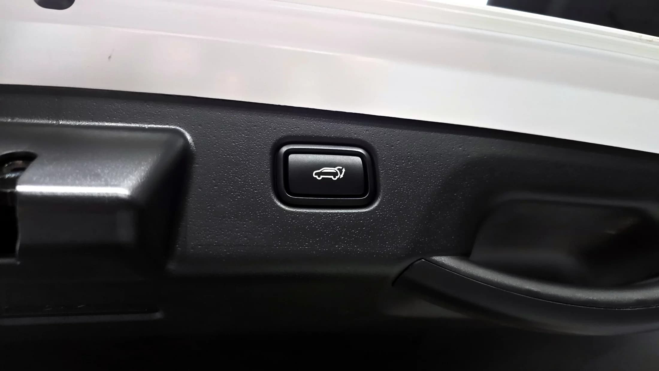 Kia Niro Signature, гибрид, 2025 г. 8115 км. — фото 20