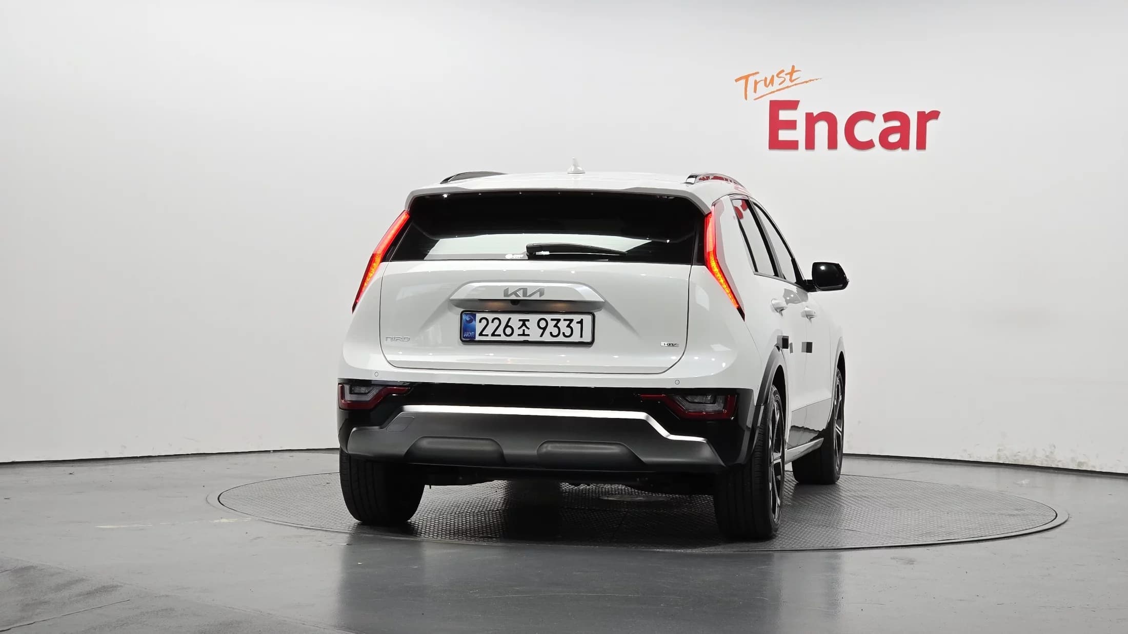 Kia Niro Signature, гибрид, 2025 г. 8115 км. — фото 4